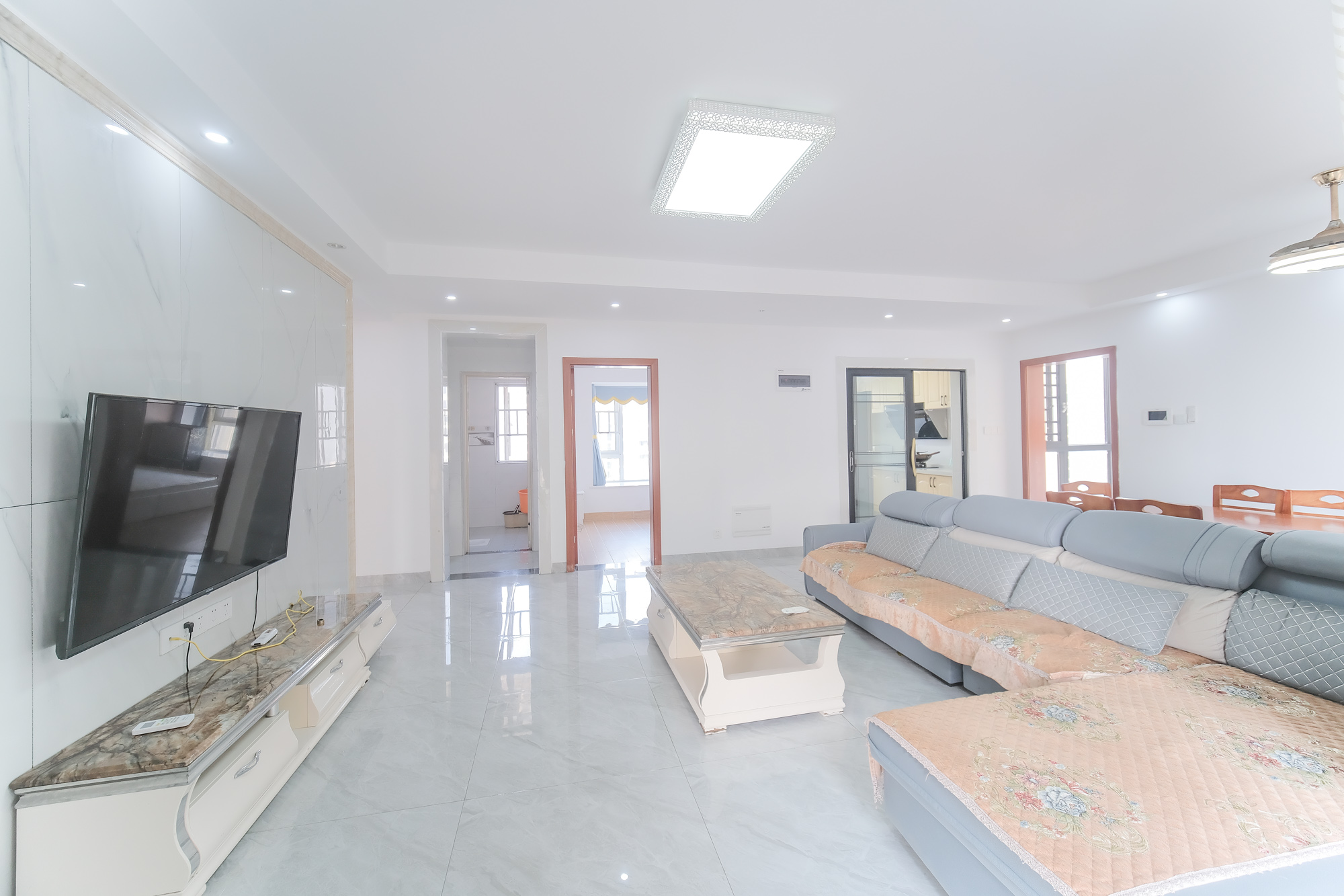 荣盛花语城  1室0厅0卫    88.0万 荣盛花语城  1室0厅0卫    88.0万客厅