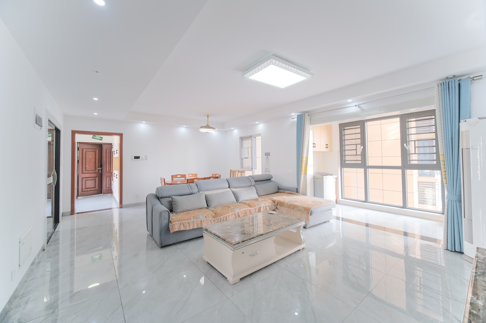 荣盛花语城  1室0厅0卫    88.0万 荣盛花语城  1室0厅0卫    88.0万客厅