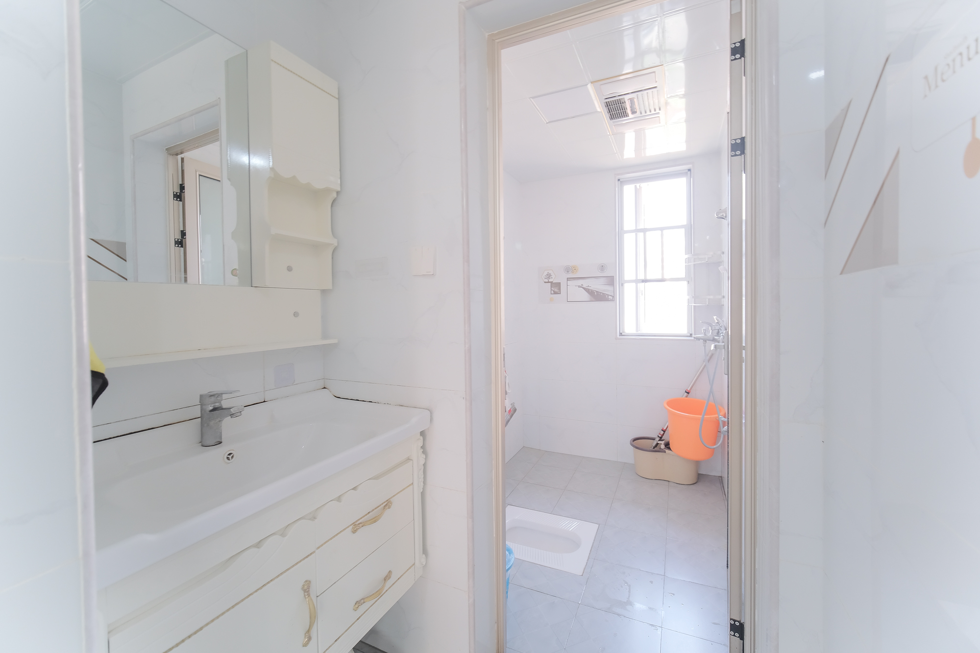 荣盛花语城  1室0厅0卫    88.0万 荣盛花语城  1室0厅0卫    88.0万卫生间