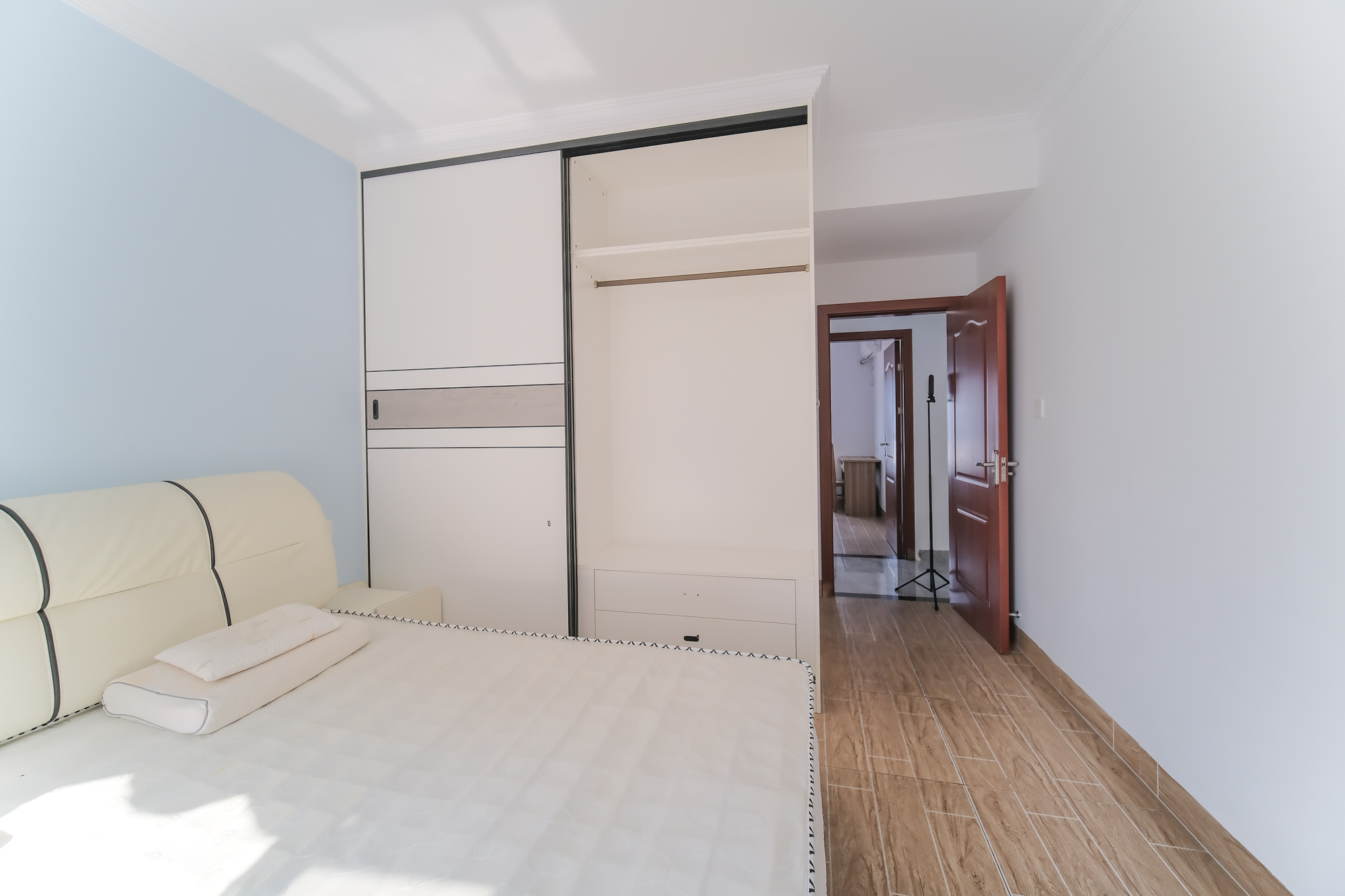 荣盛花语城  1室0厅0卫    88.0万 荣盛花语城  1室0厅0卫    88.0万卧室