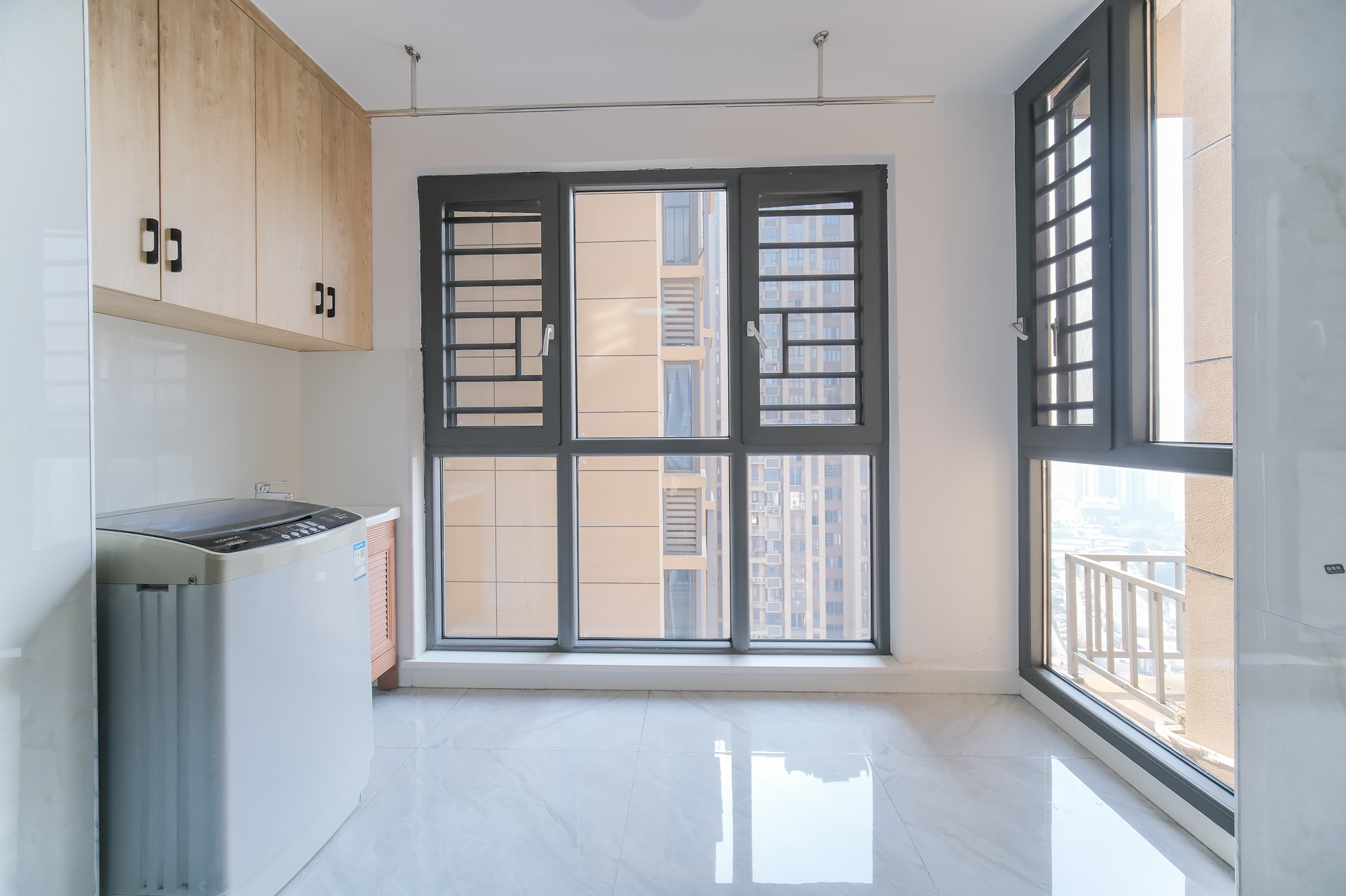 荣盛花语城  1室0厅0卫    88.0万 荣盛花语城  1室0厅0卫    88.0万阳台