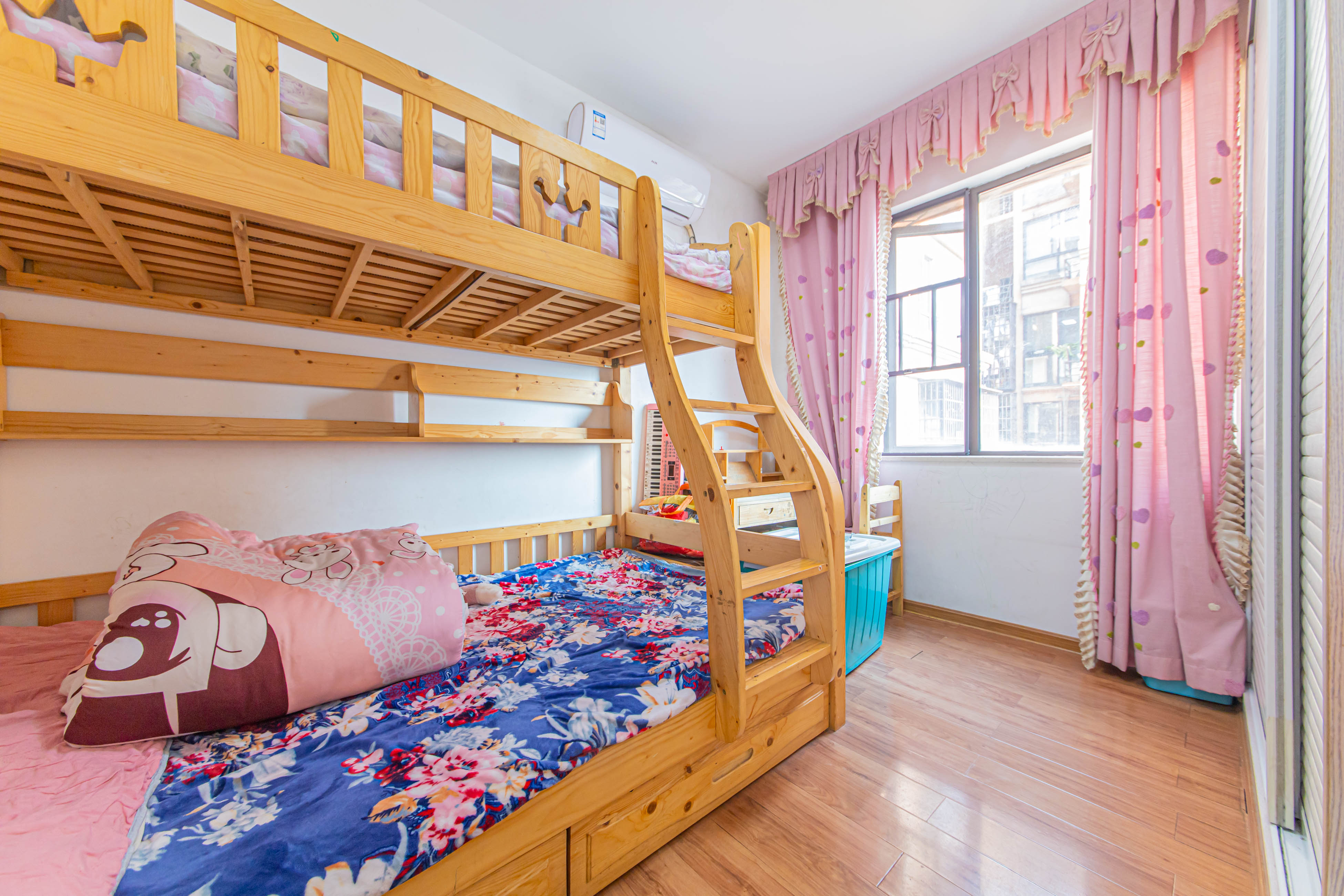 鑫远和城(一、二期) 2室2厅1卫 82.0万 鑫远和城(一、二期) 2室2厅1卫 82.0万卧室