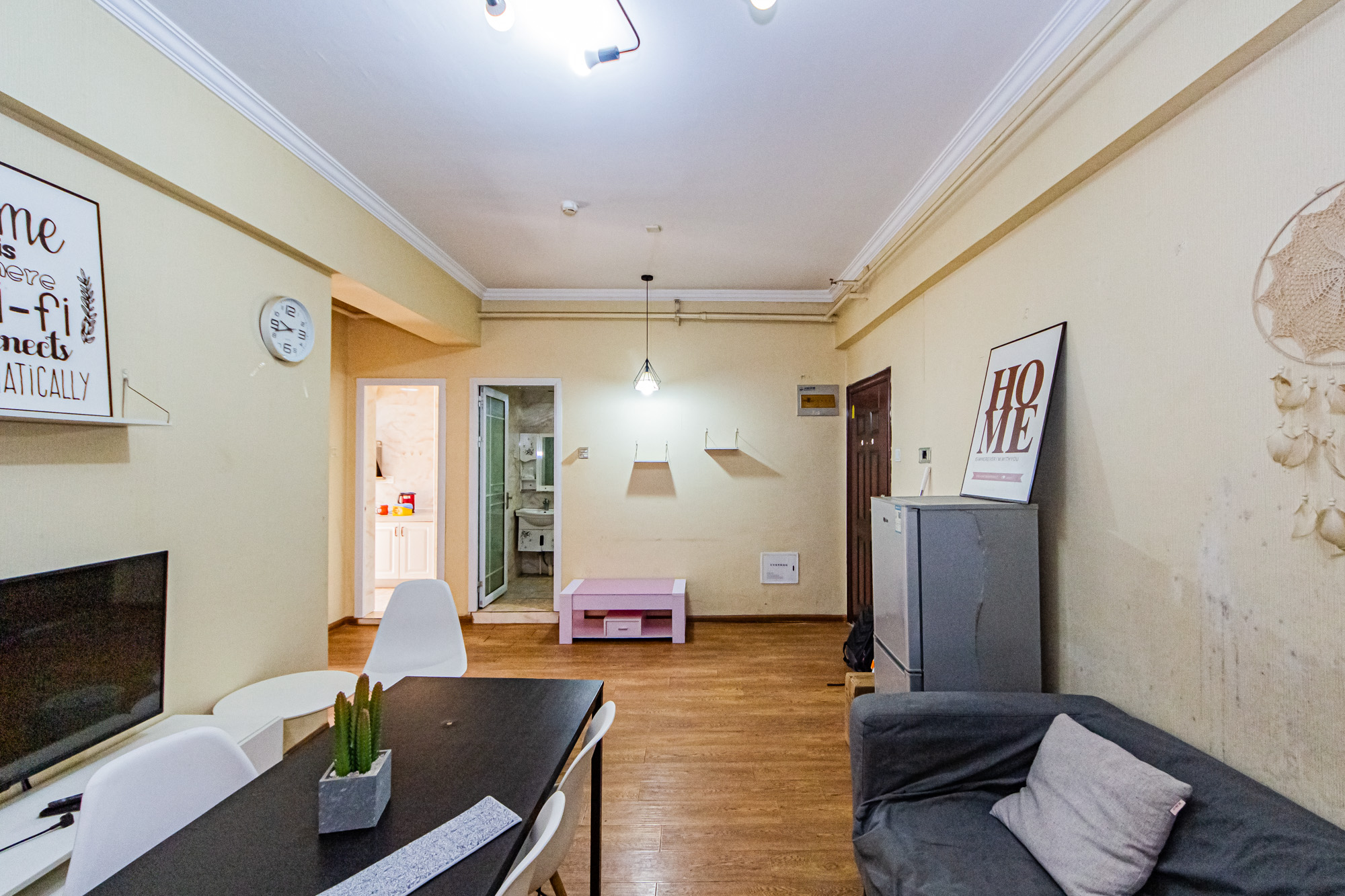 北辰三角洲E4区 2室2厅1卫 76.0万 北辰三角洲E4区 2室2厅1卫 76.0万客厅