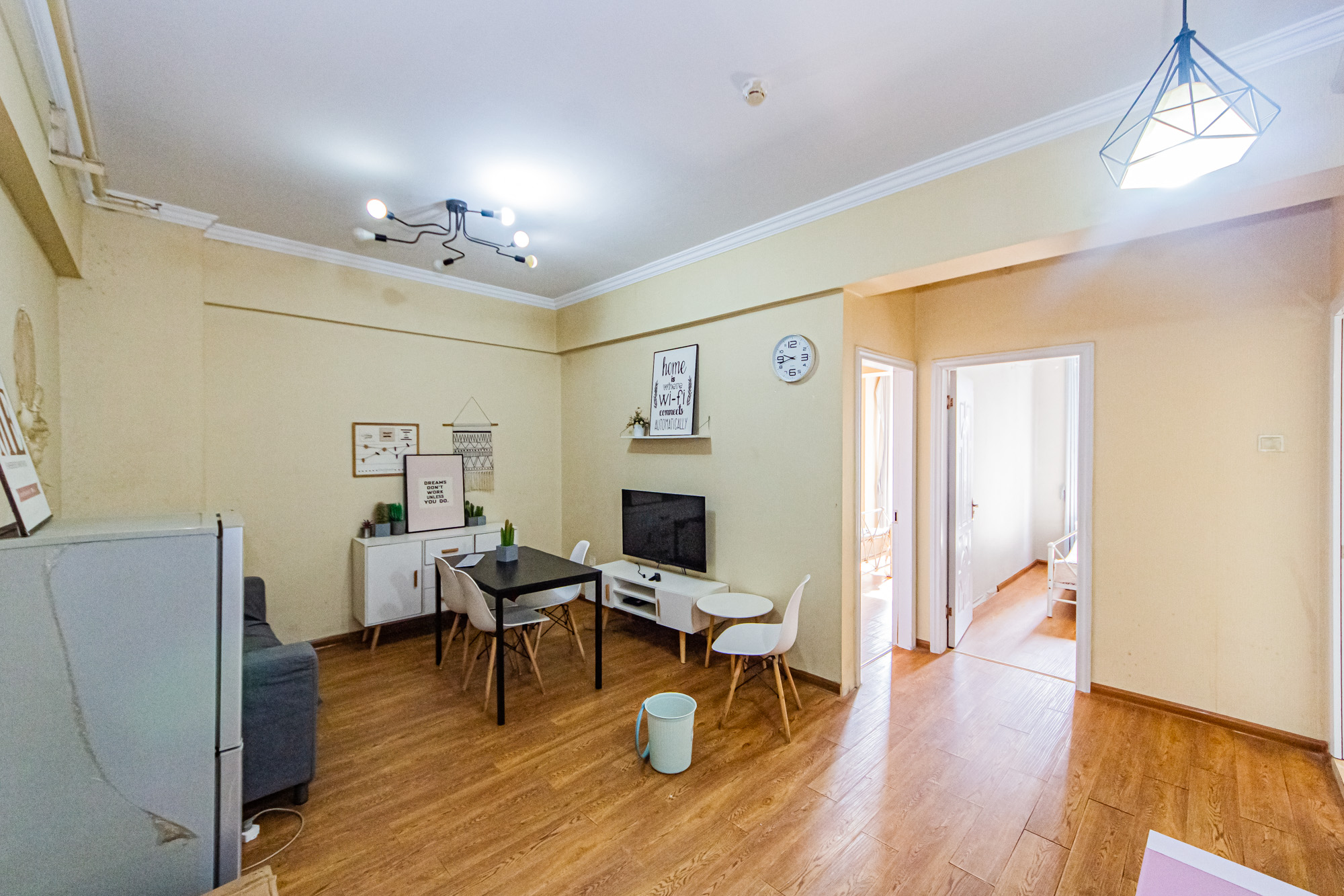 北辰三角洲E4区 2室2厅1卫 76.0万 北辰三角洲E4区 2室2厅1卫 76.0万客厅