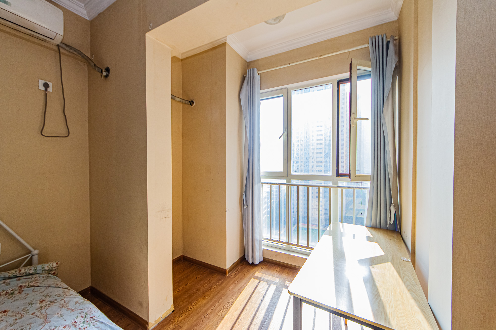 北辰三角洲E4区 2室2厅1卫 76.0万 北辰三角洲E4区 2室2厅1卫 76.0万阳台