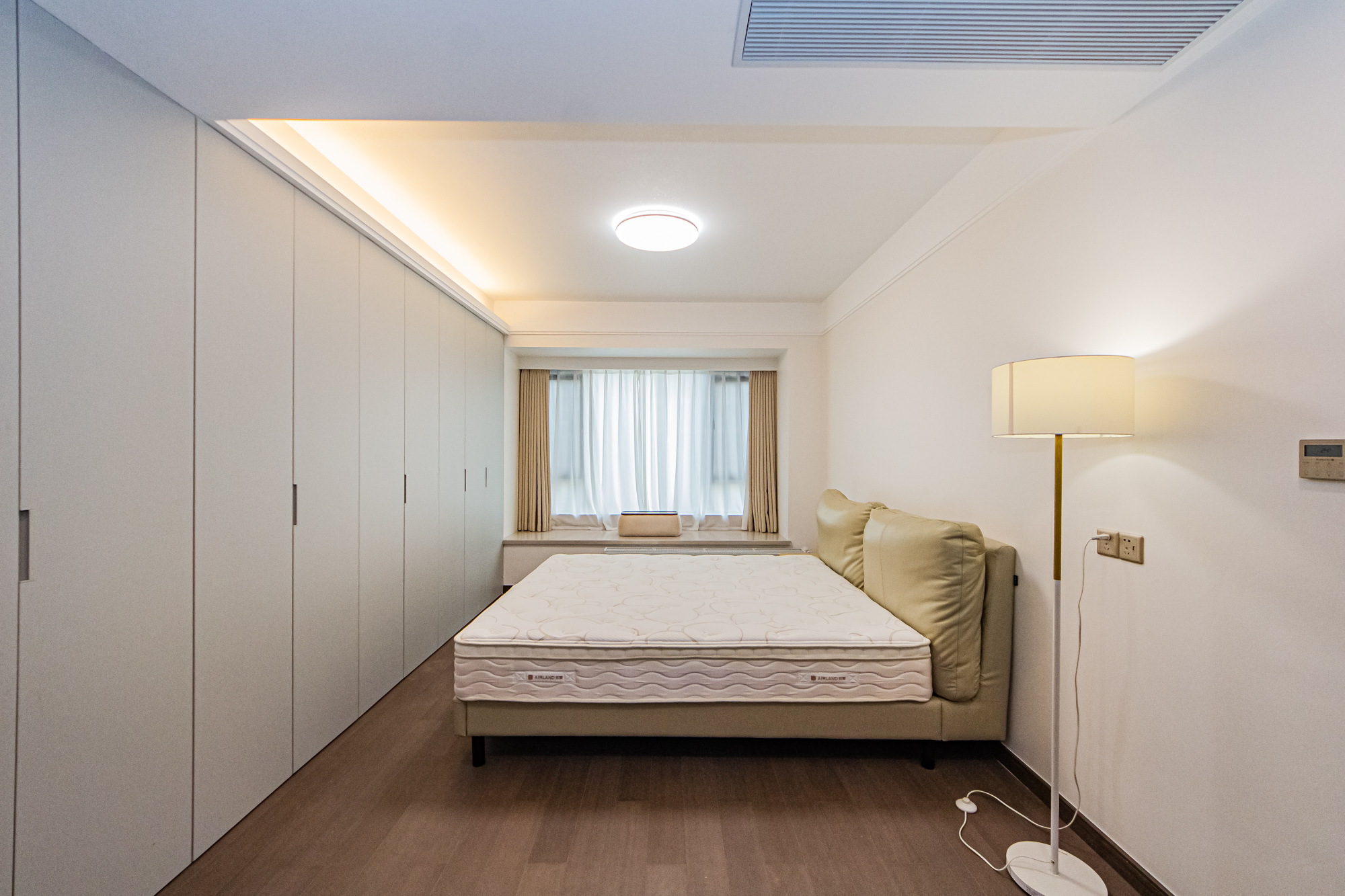 龙湖春江天玺 4室2厅2卫 218.0万 龙湖春江天玺 4室2厅2卫 218.0万客厅