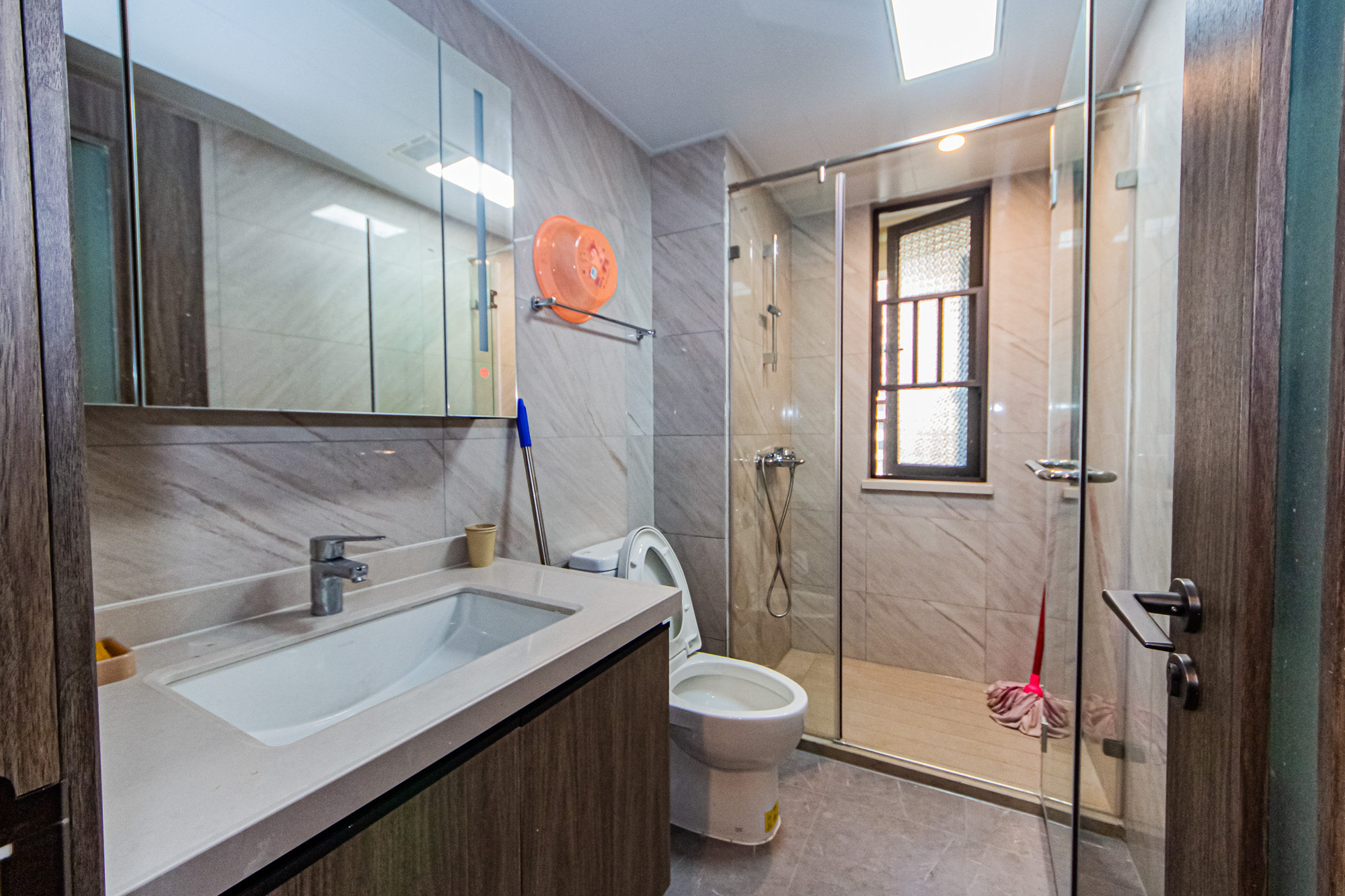 龙湖春江天玺 4室2厅2卫 218.0万 龙湖春江天玺 4室2厅2卫 218.0万卫生间