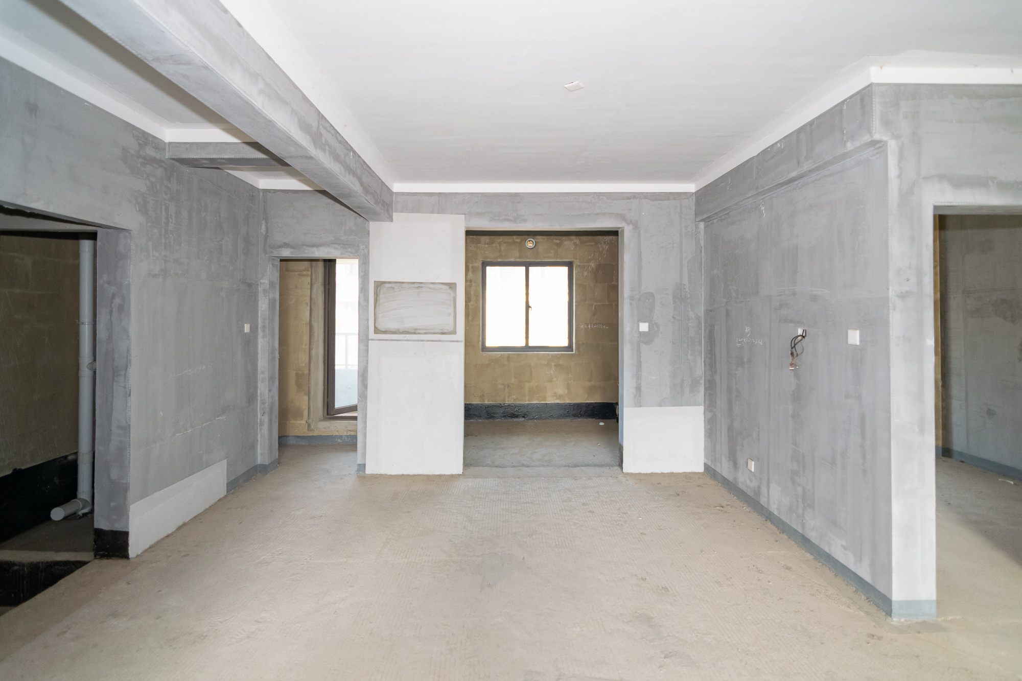 华润桃源里 4室2厅2卫 105.0万 华润桃源里 4室2厅2卫 105.0万客厅