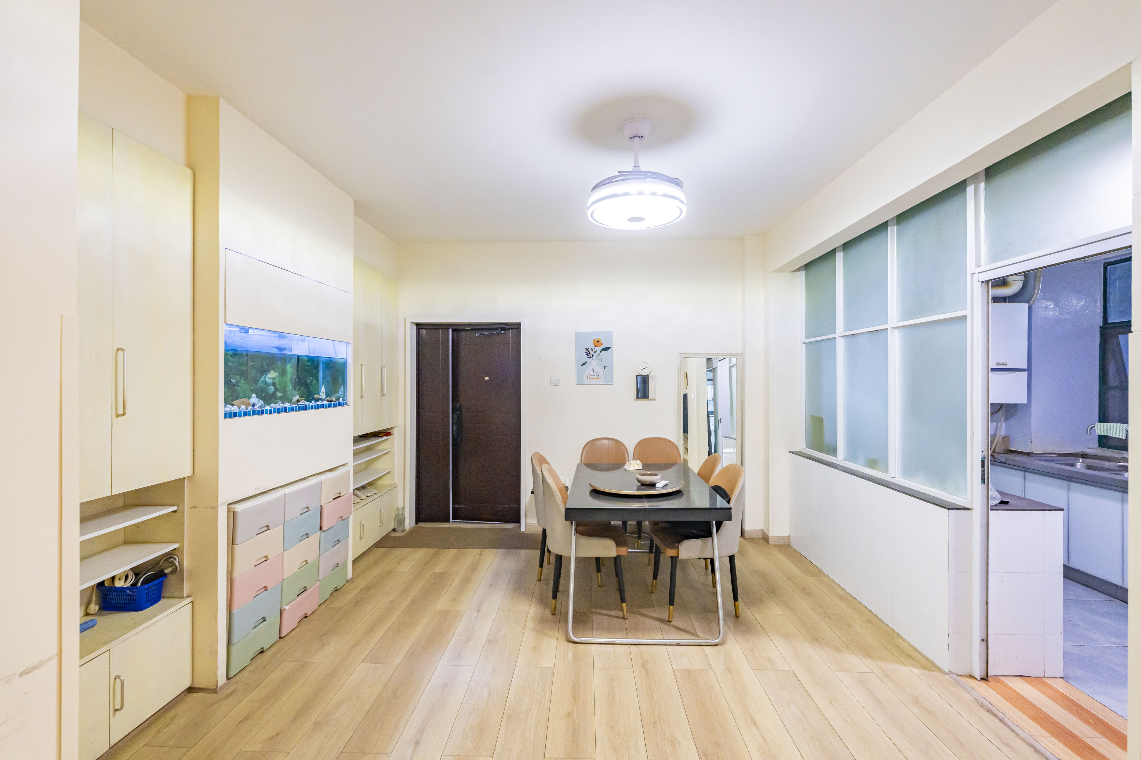 华盛新外滩 3室2厅2卫 150.0万 华盛新外滩 3室2厅2卫 150.0万客厅