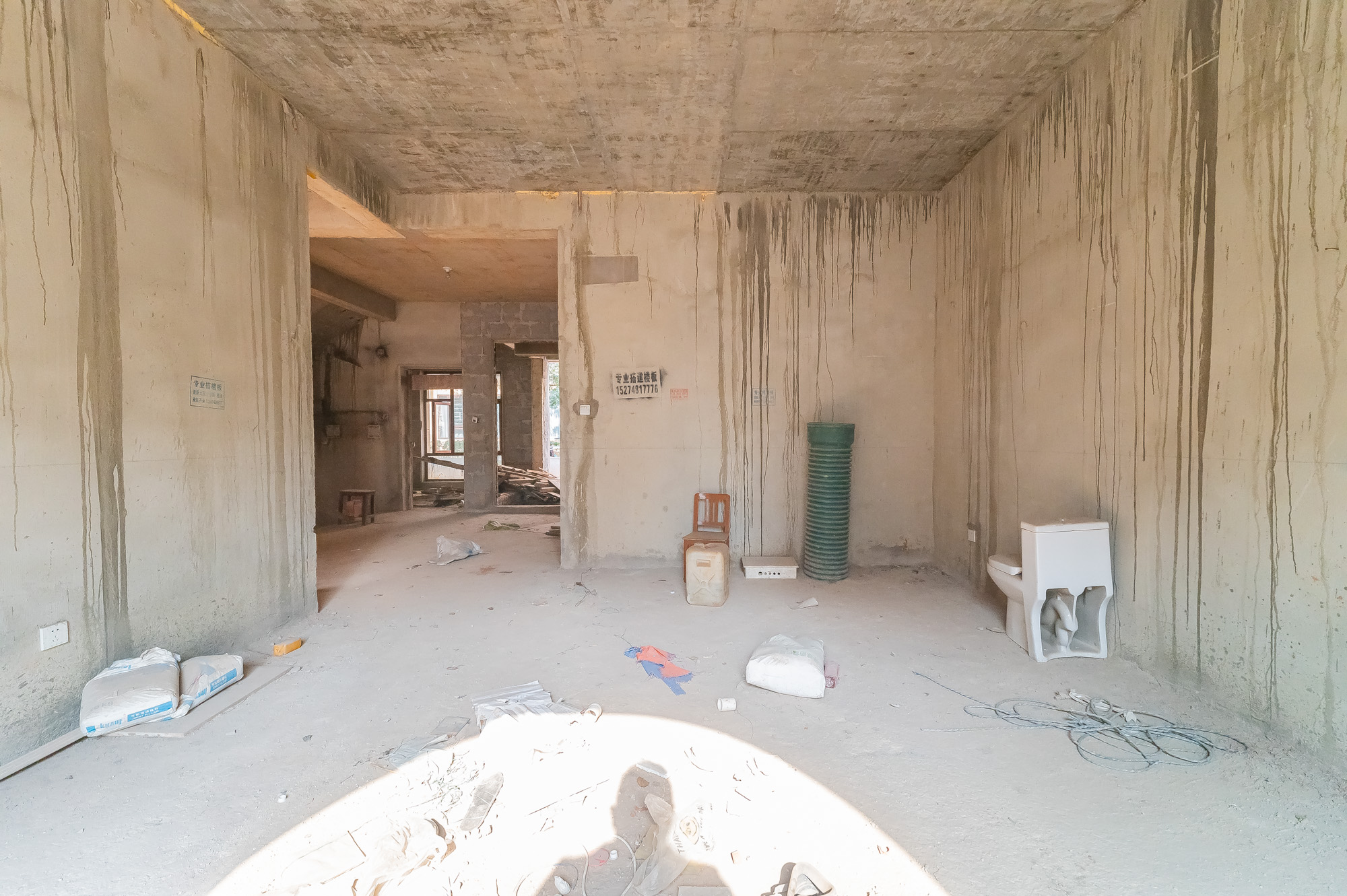 星湖湾二期洋房  6室3厅3卫    448.0万 星湖湾二期洋房  6室3厅3卫    448.0万