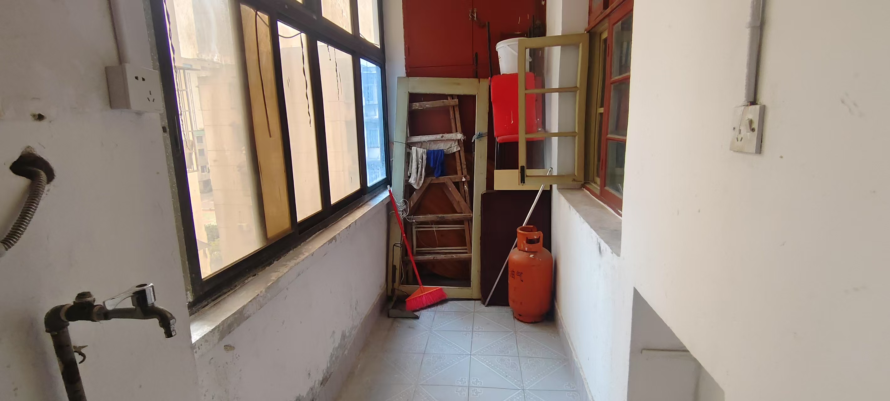 车站北路纺织品公司宿舍 3室1厅1卫 1600.0元/月 车站北路纺织品公司宿舍 3室1厅1卫 1600.0元/月室内图