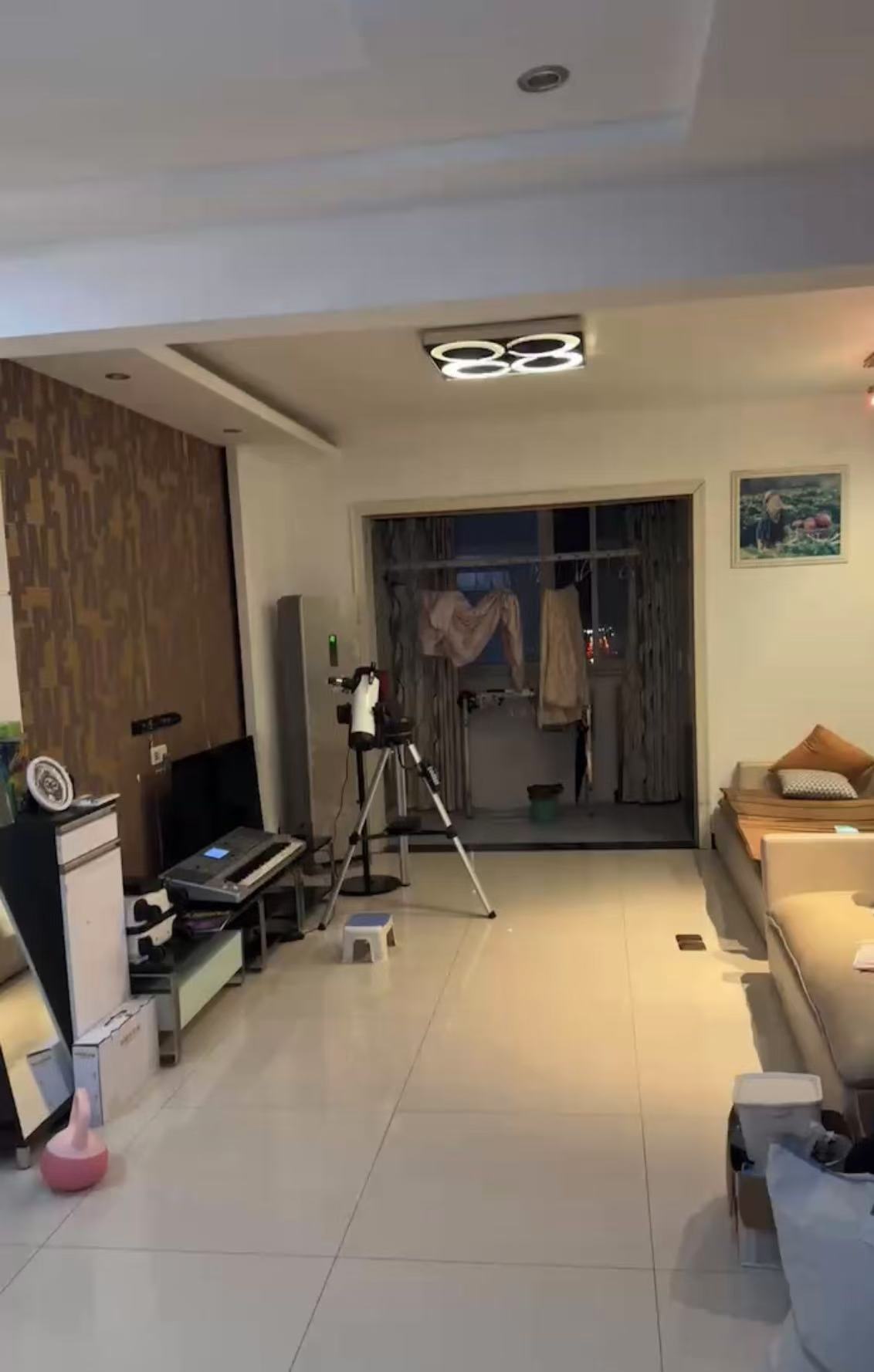 昌富城上城  2室2厅1卫    1200.0元/月 昌富城上城  2室2厅1卫    1200.0元/月室内图1