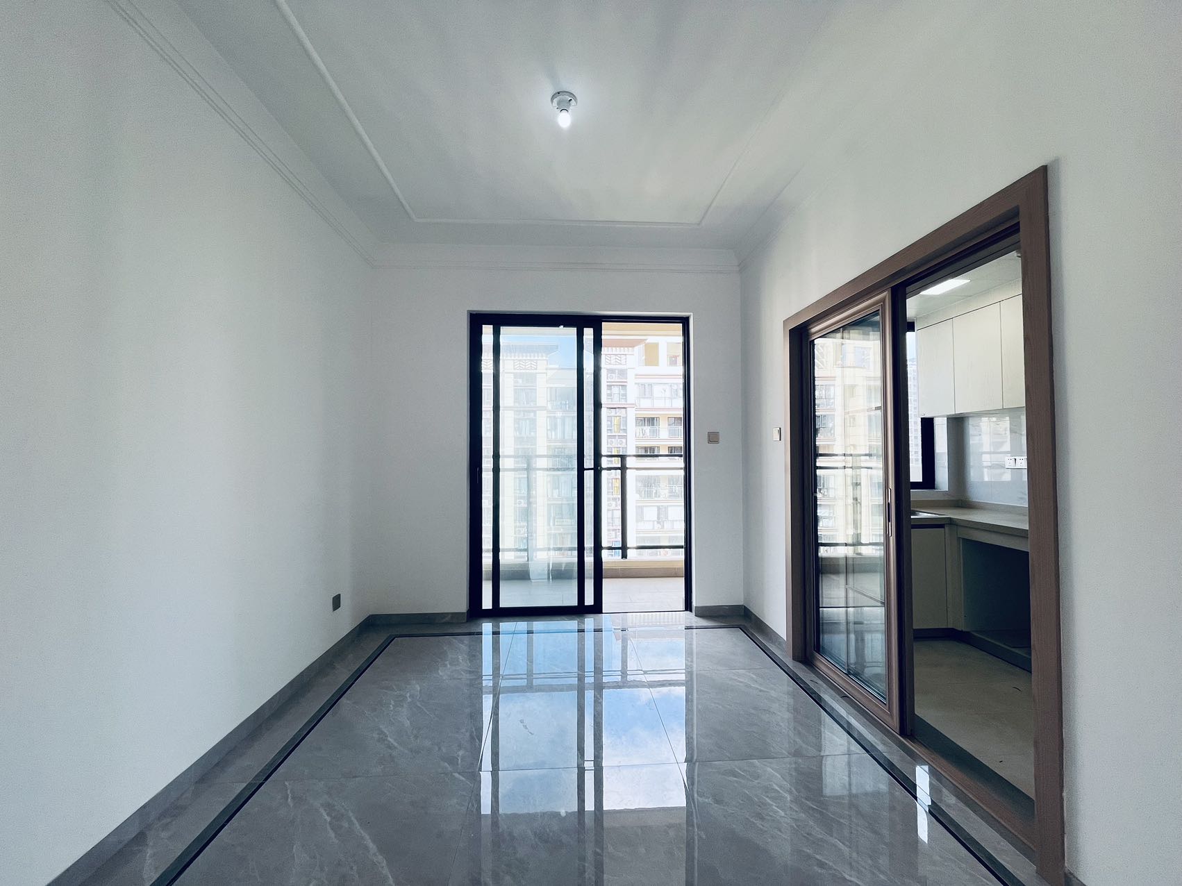 星华海岸城四期 3室2厅2卫 195.0万 星华海岸城四期 3室2厅2卫 195.0万室内图