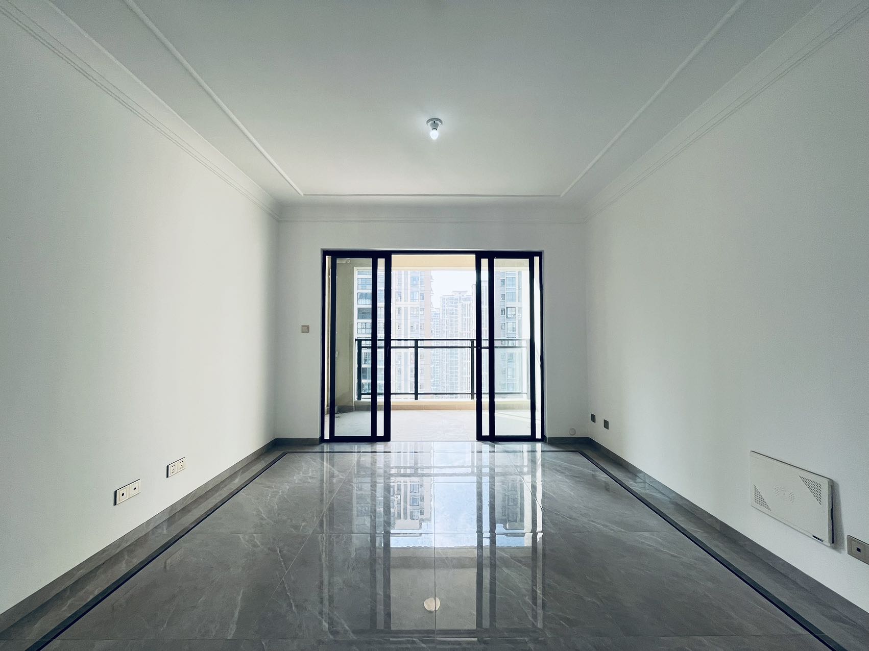 星华海岸城四期 3室2厅2卫 195.0万 星华海岸城四期 3室2厅2卫 195.0万室内图