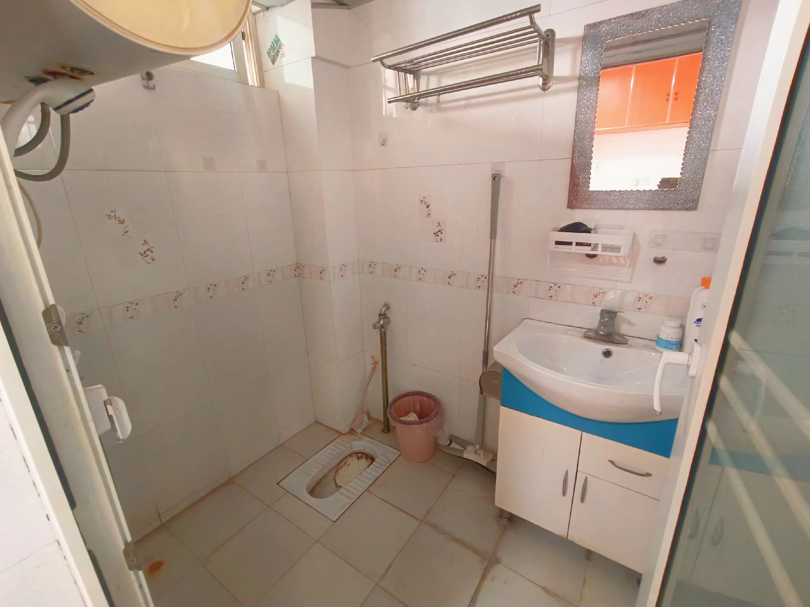 巧克力空间(建鸿达现代大厦) 1室1厅1卫 1300.0元/月 巧克力空间(建鸿达现代大厦) 1室1厅1卫 1300.0元/月室内图