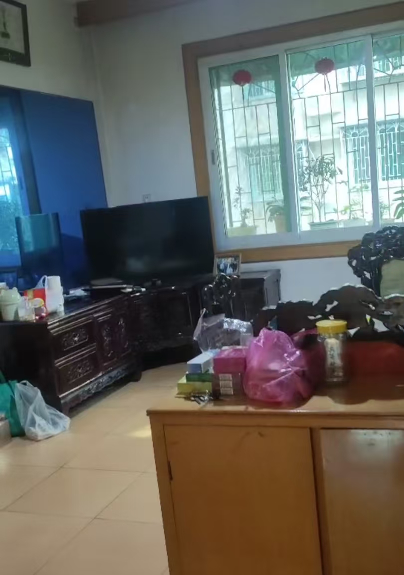 征稽处家属楼 3室2厅1卫 1200.0元/月 征稽处家属楼 3室2厅1卫 1200.0元/月室内图