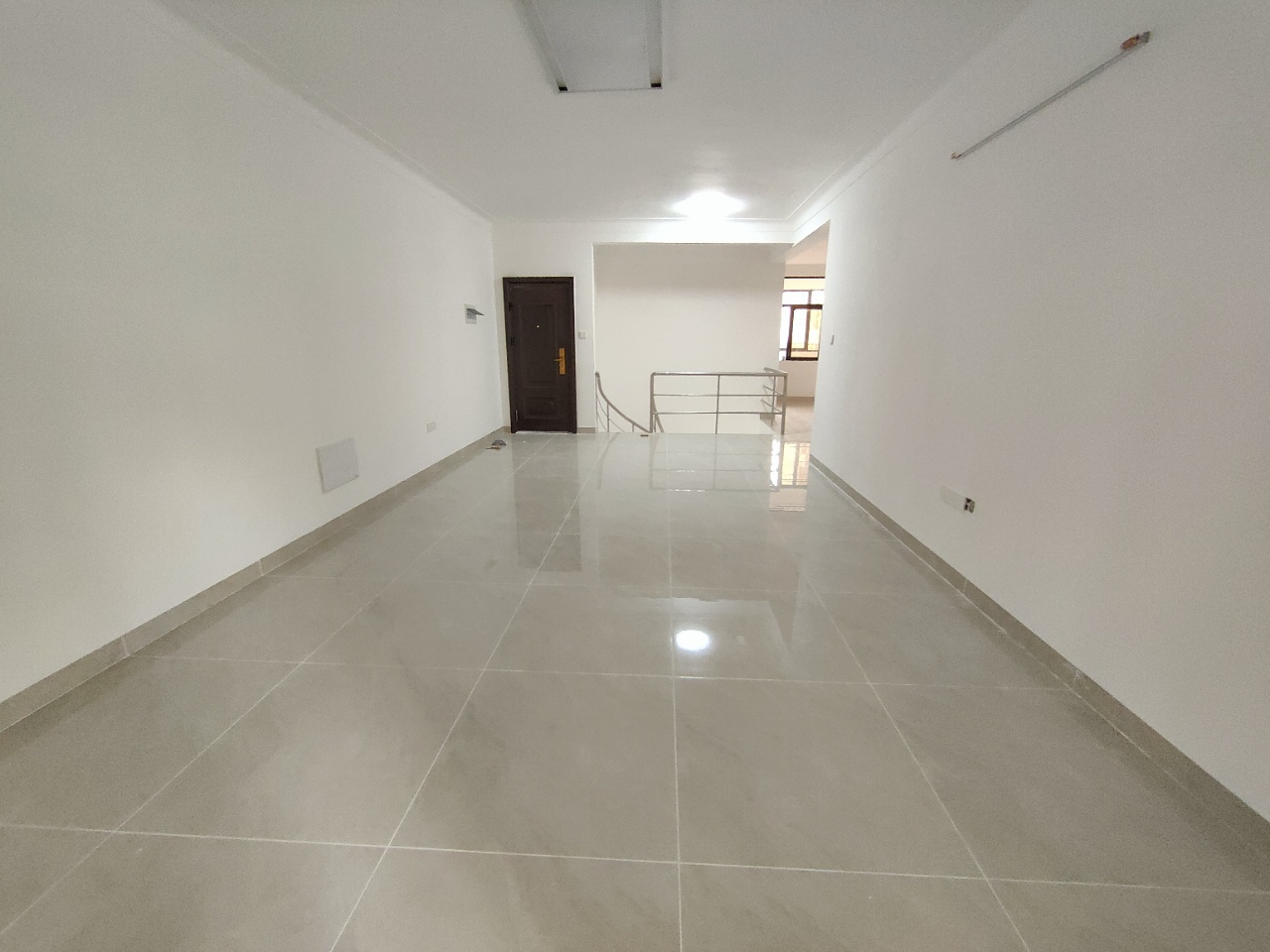 大通苑小区 6室2厅2卫 4000.0元/月 大通苑小区 6室2厅2卫 4000.0元/月户型图