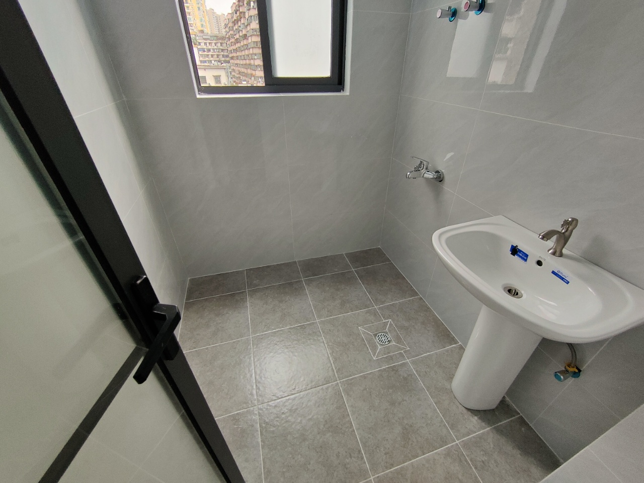 大通苑小区 6室2厅2卫 4000.0元/月 大通苑小区 6室2厅2卫 4000.0元/月室内图