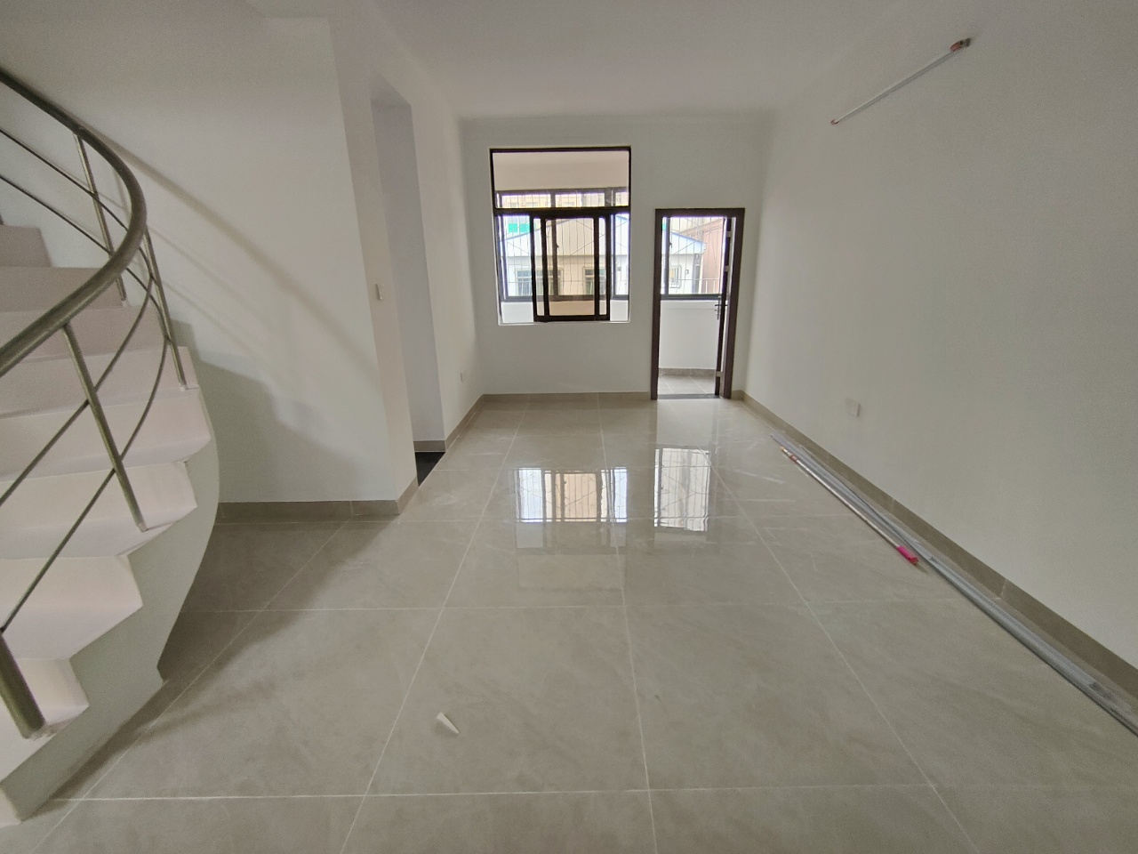 大通苑小区 6室2厅2卫 4000.0元/月 大通苑小区 6室2厅2卫 4000.0元/月室内图