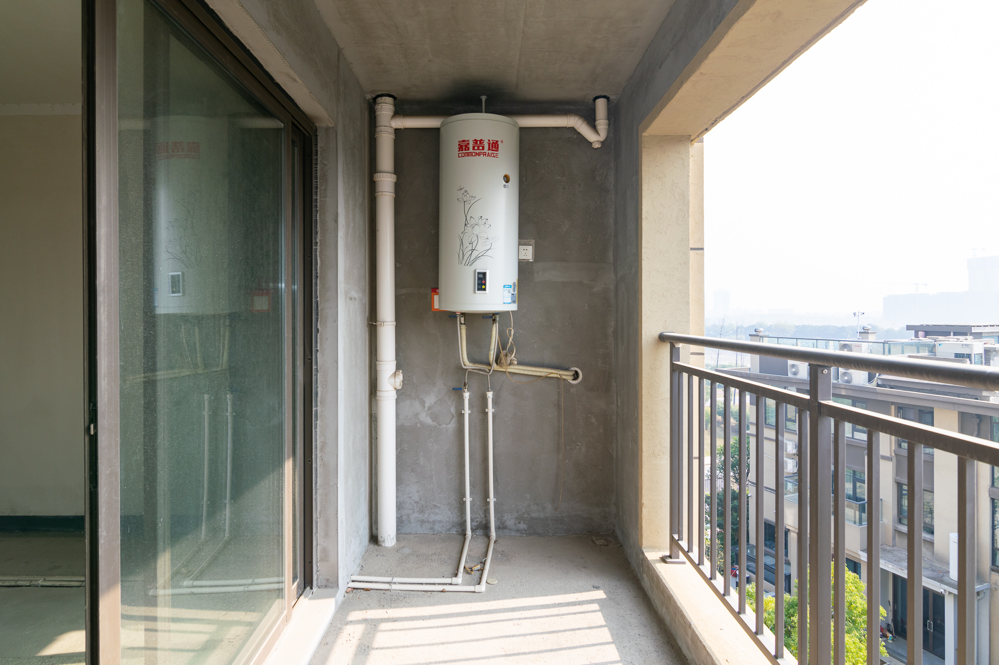 华润桃源里 4室2厅2卫 102.0万 华润桃源里 4室2厅2卫 102.0万阳台