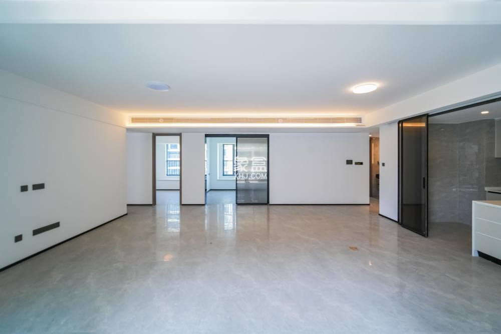 轨道万科悦府  4室2厅2卫    210.0万