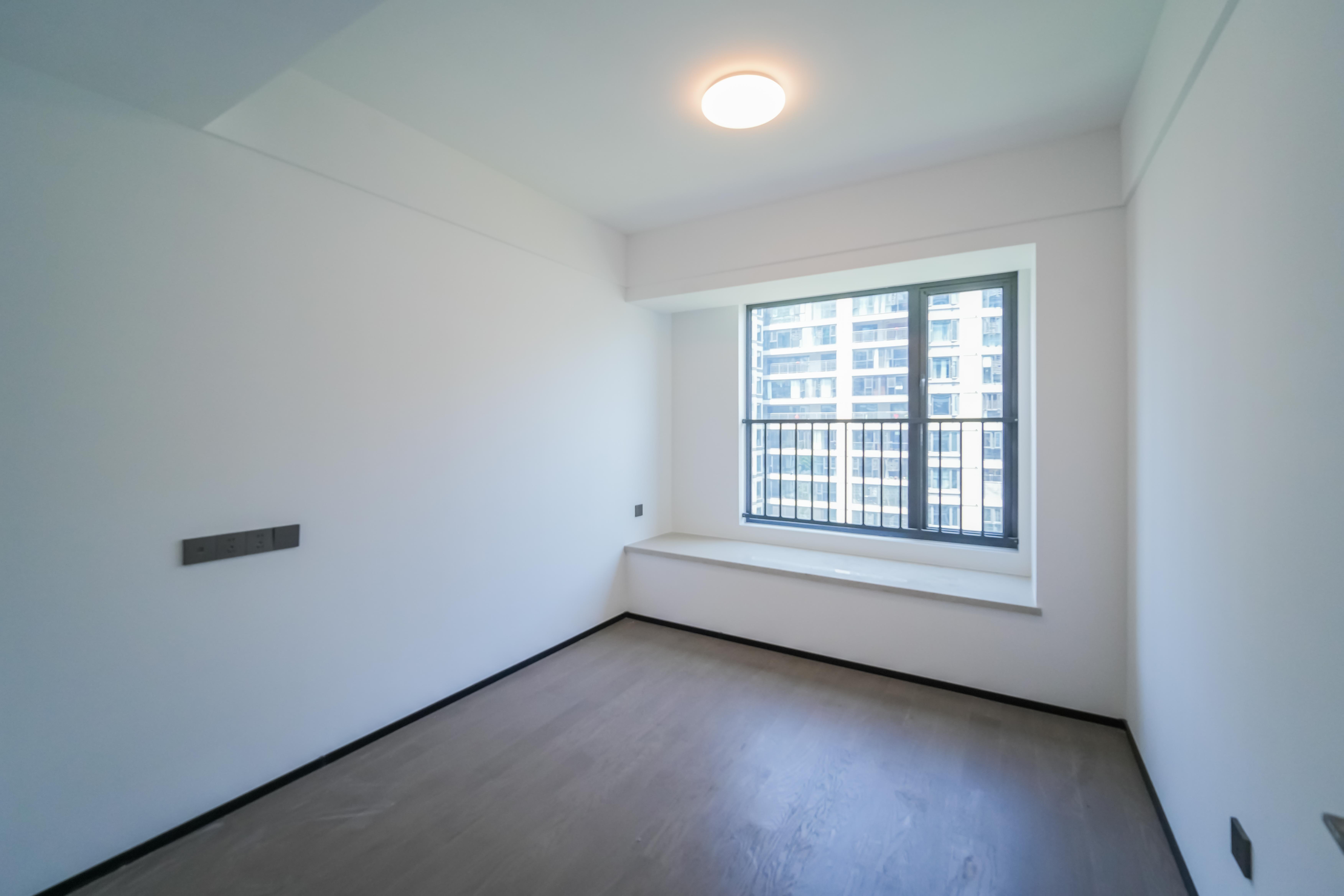 轨道万科悦府  4室2厅2卫    210.0万 轨道万科悦府  4室2厅2卫    210.0万卧室