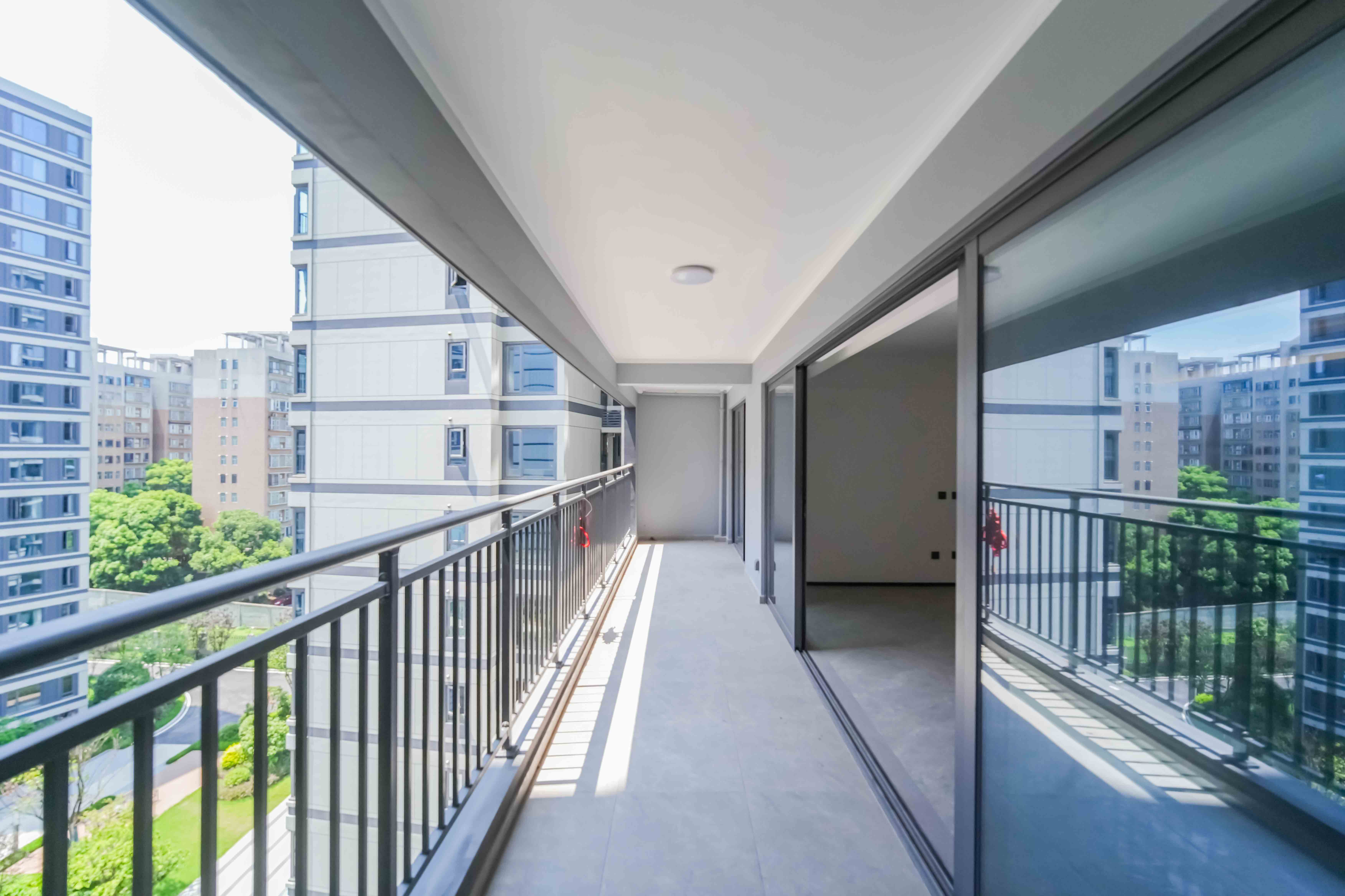 轨道万科悦府  4室2厅2卫    210.0万 轨道万科悦府  4室2厅2卫    210.0万阳台