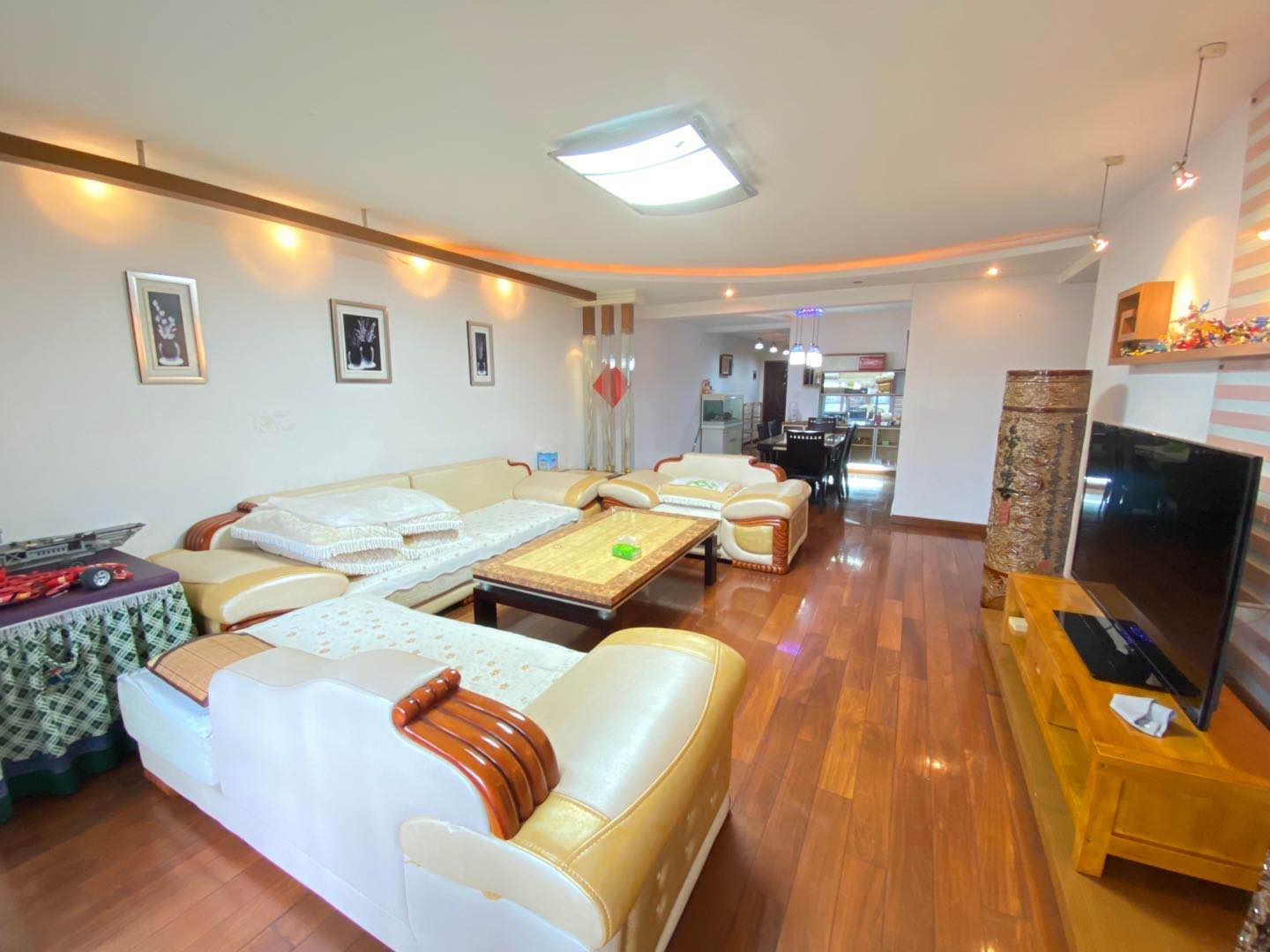 明星村  2室2厅1卫    3400.0元/月室内图