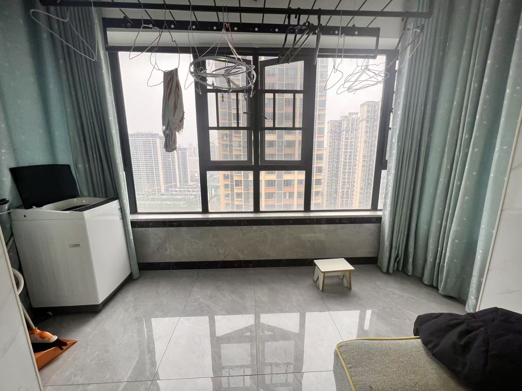 中建江湾壹号 4室2厅2卫 2600.0元/月 中建江湾壹号 4室2厅2卫 2600.0元/月室内图