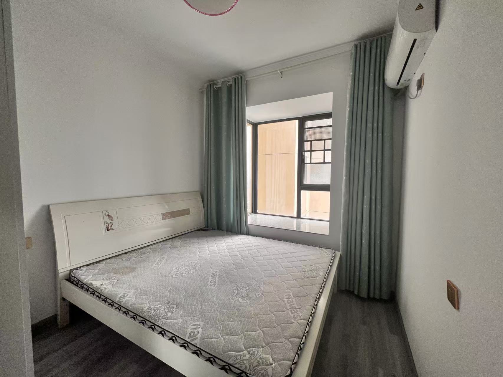 中建江湾壹号 4室2厅2卫 2600.0元/月 中建江湾壹号 4室2厅2卫 2600.0元/月室内图