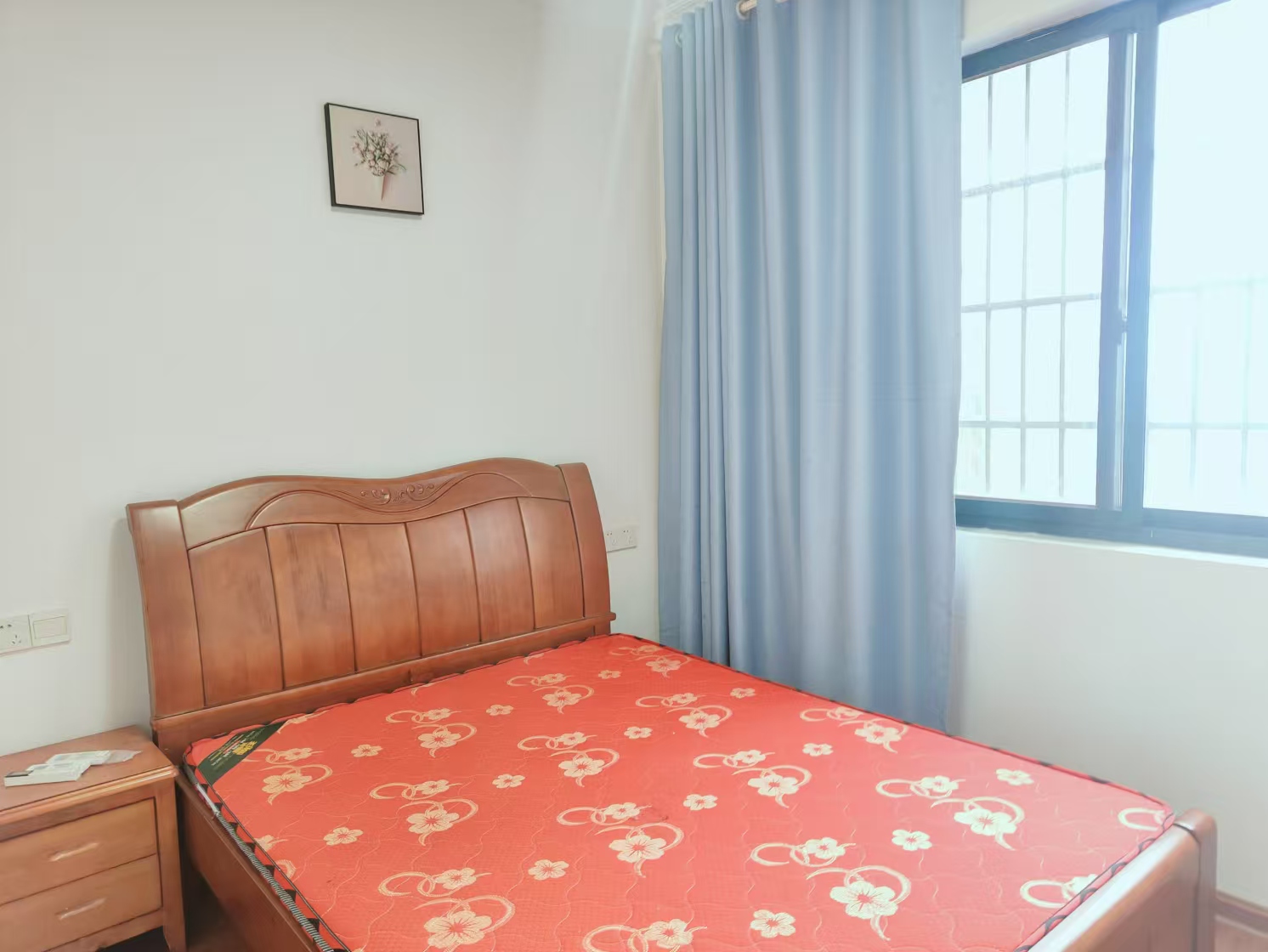 洋湖时代  3室2厅1卫   2200.00元/月室内图