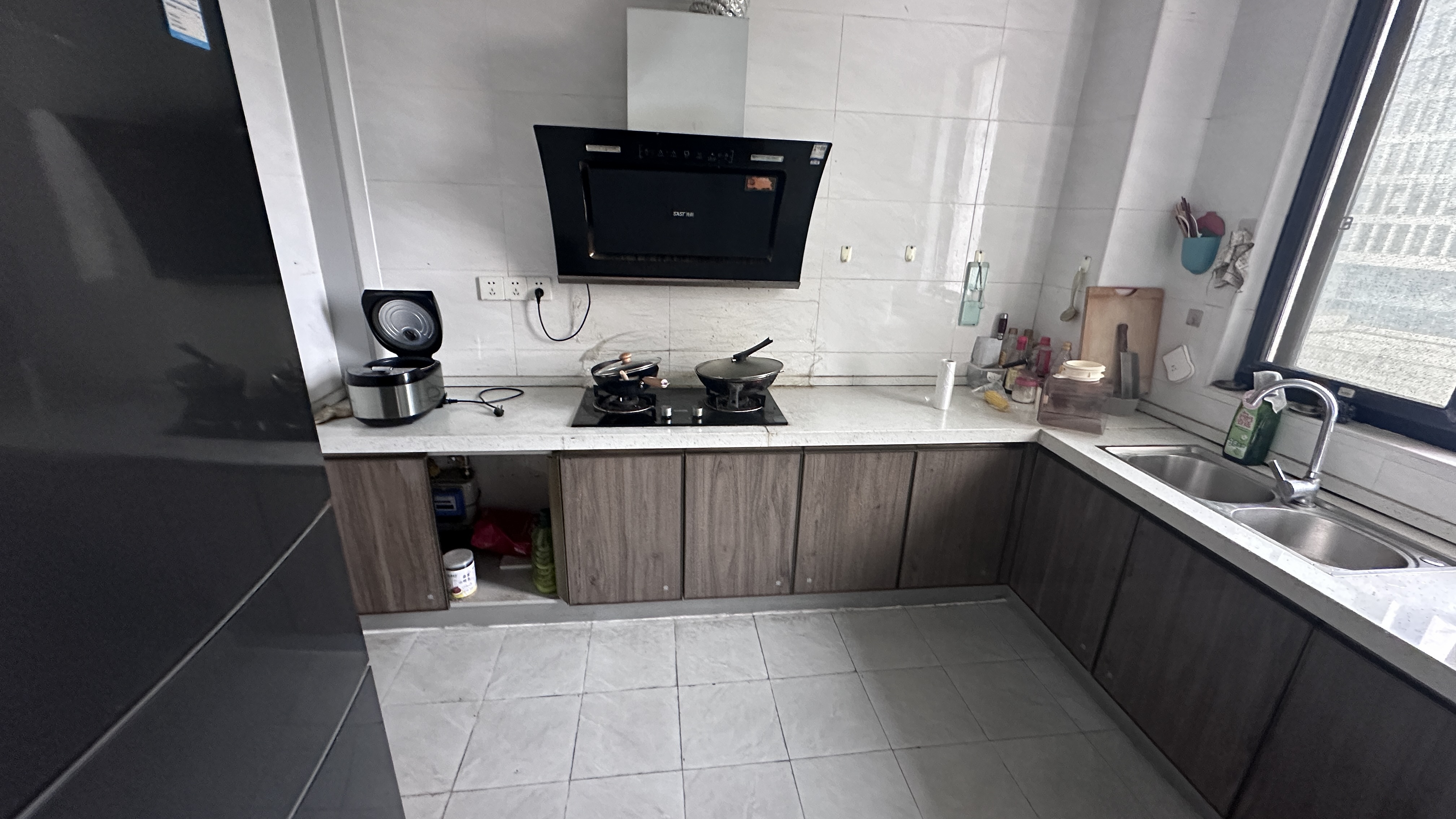 黑金时代广场 3室1厅1卫 2200.0元/月 黑金时代广场 3室1厅1卫 2200.0元/月室内图