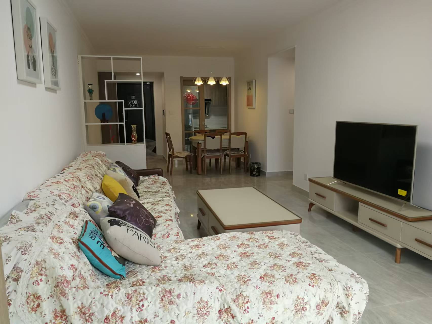 美的翰城  3室2厅2卫    2300.0元/月 美的翰城  3室2厅2卫    2300.0元/月室内图