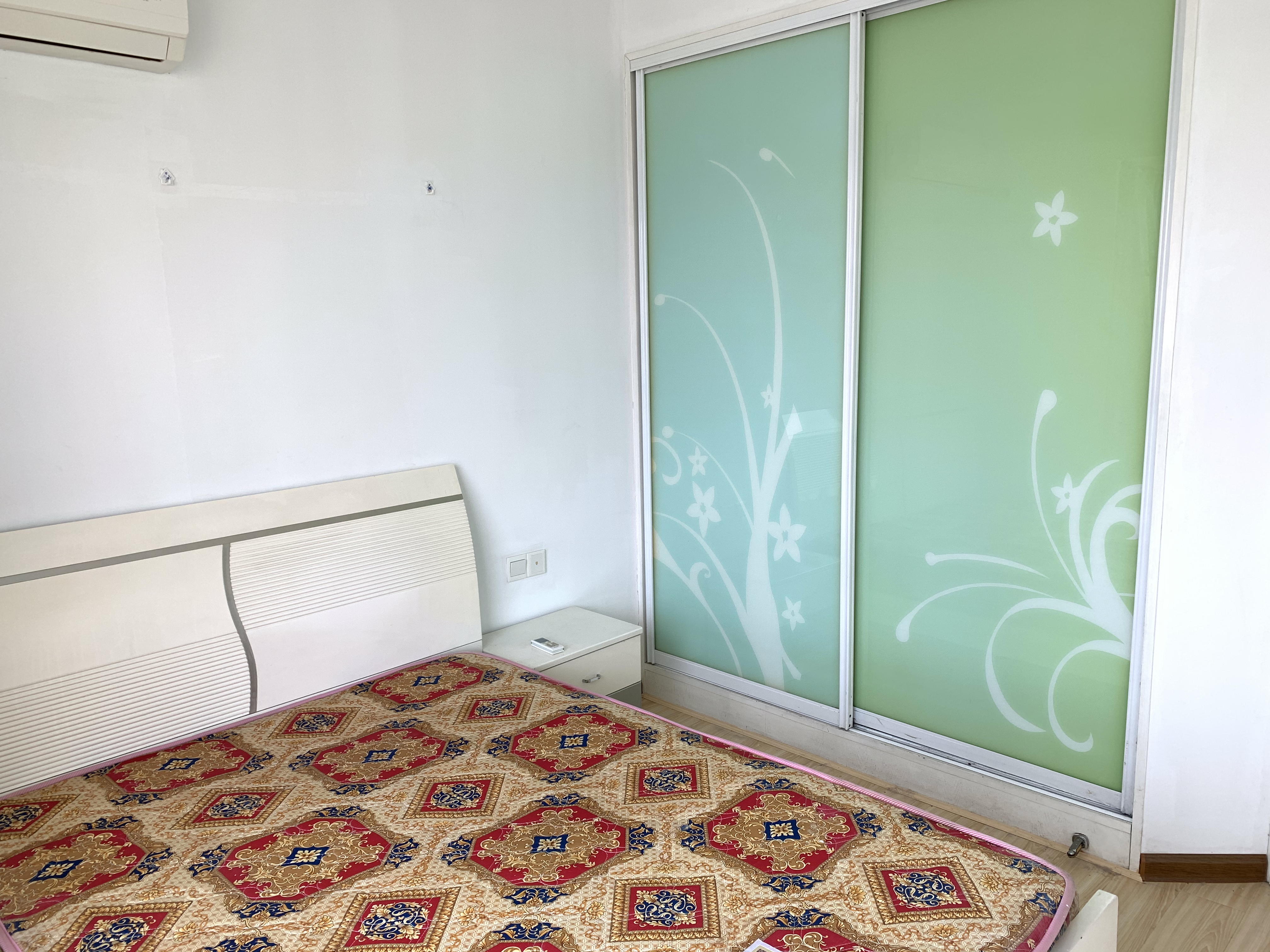 东上一品  2室1厅1卫   1900.00元/月室内图