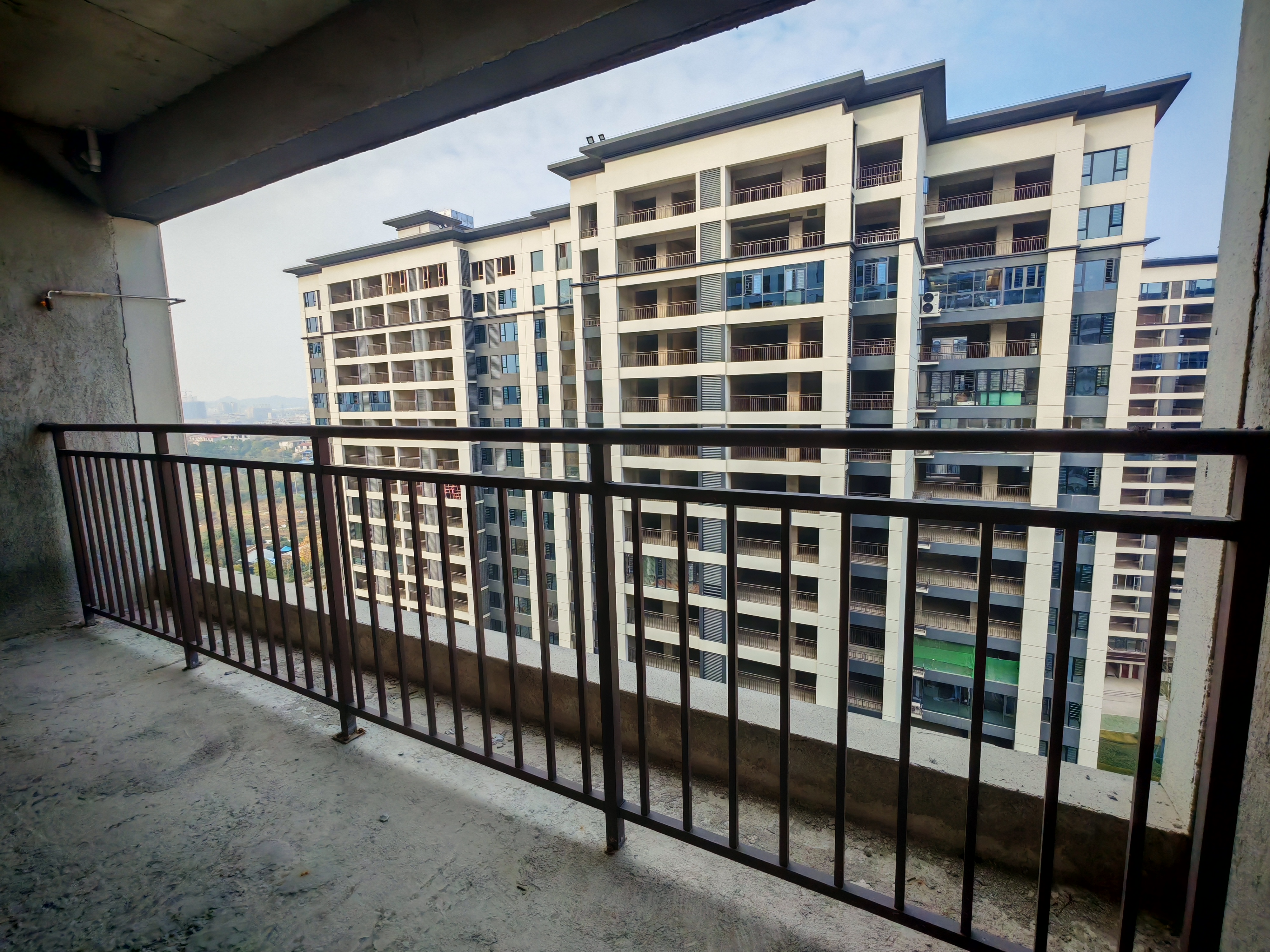 青春里-铂樾府 5室2厅2卫 185.0万 青春里-铂樾府 5室2厅2卫 185.0万客厅