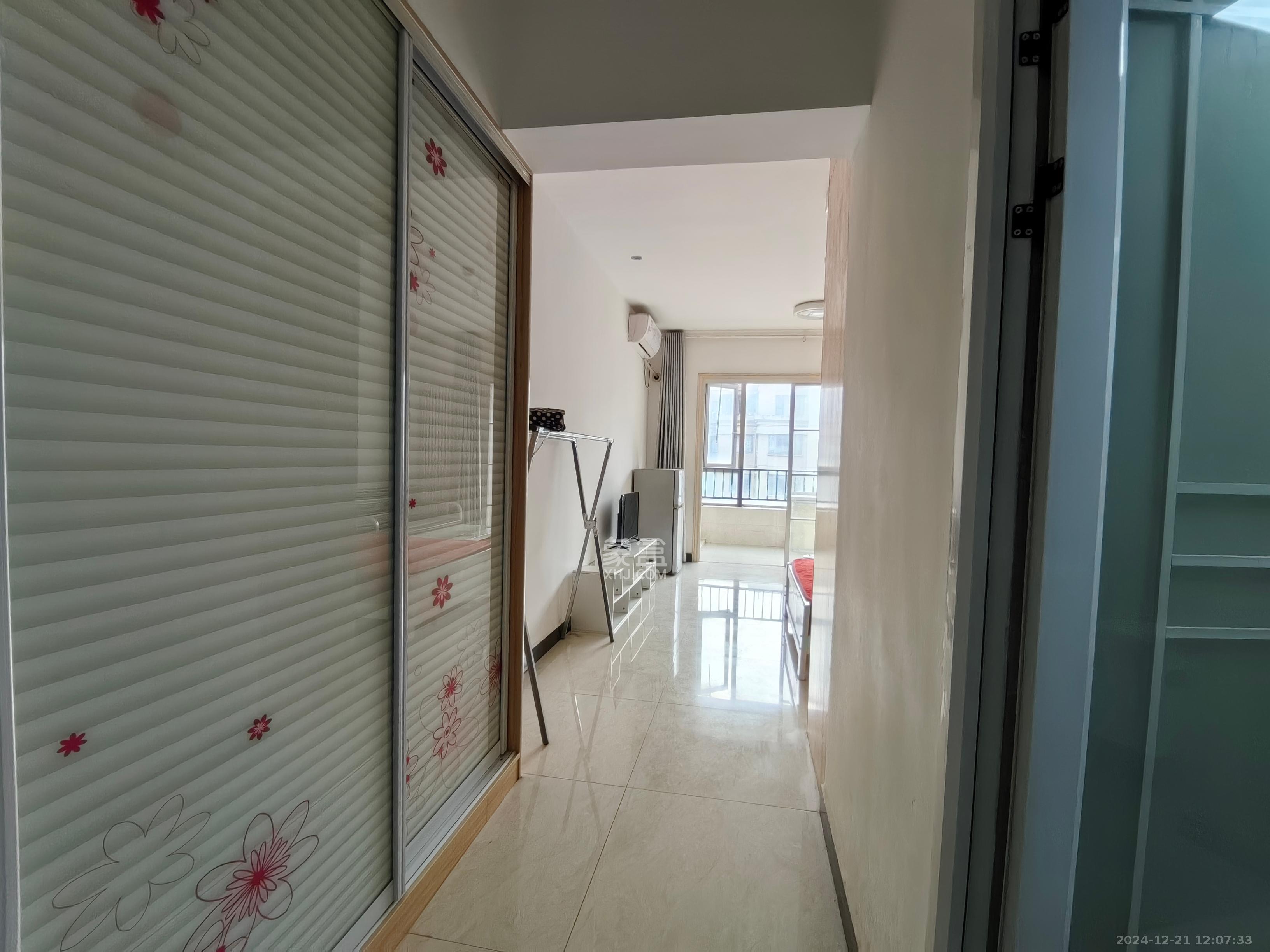 怡海星城 1室1厅1卫 1100.0元/月 怡海星城 1室1厅1卫 1100.0元/月室内图