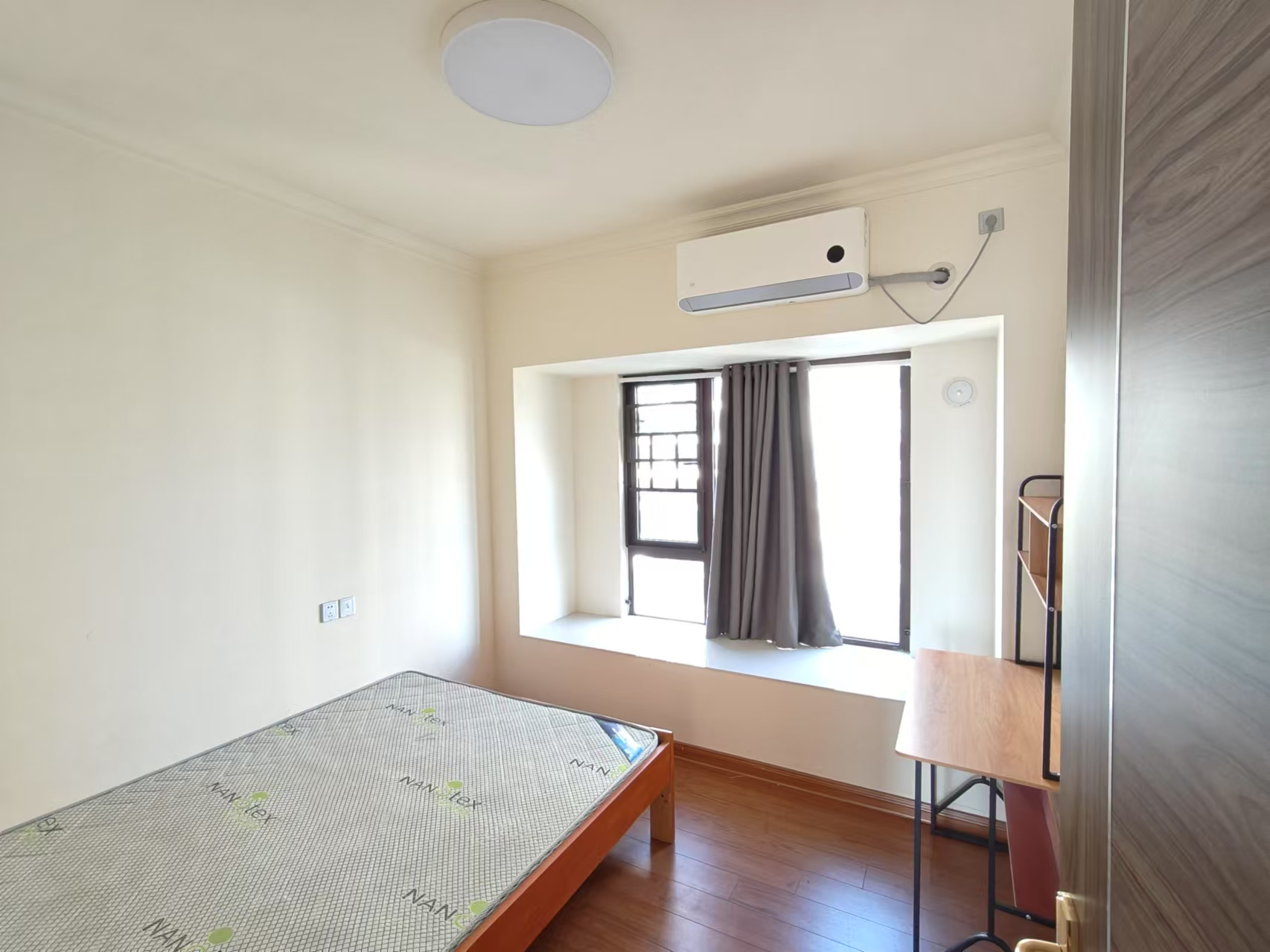 碧桂园酃湖世家 3室2厅2卫 2500.0元/月 碧桂园酃湖世家 3室2厅2卫 2500.0元/月室内图