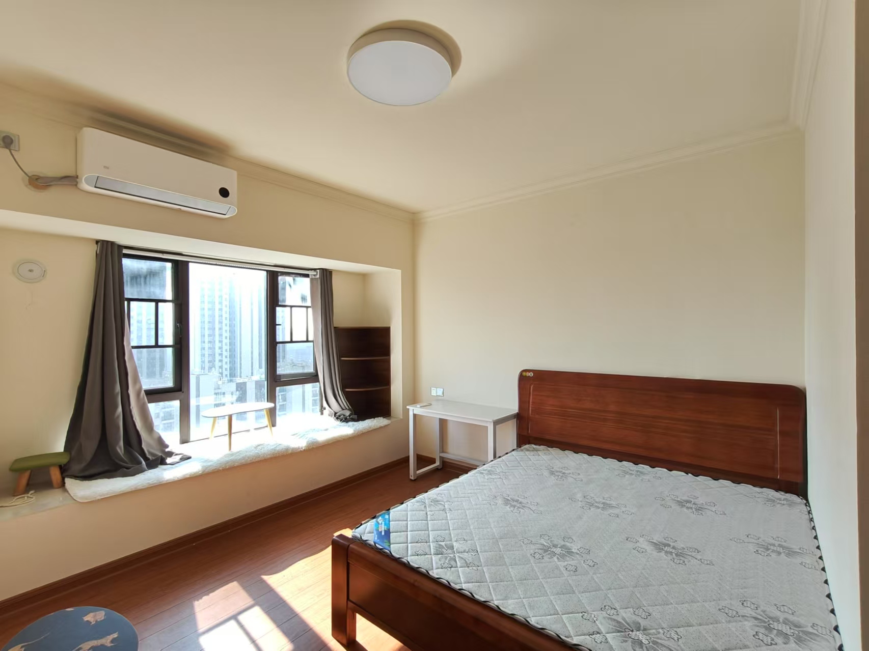 碧桂园酃湖世家 3室2厅2卫 2500.0元/月 碧桂园酃湖世家 3室2厅2卫 2500.0元/月室内图