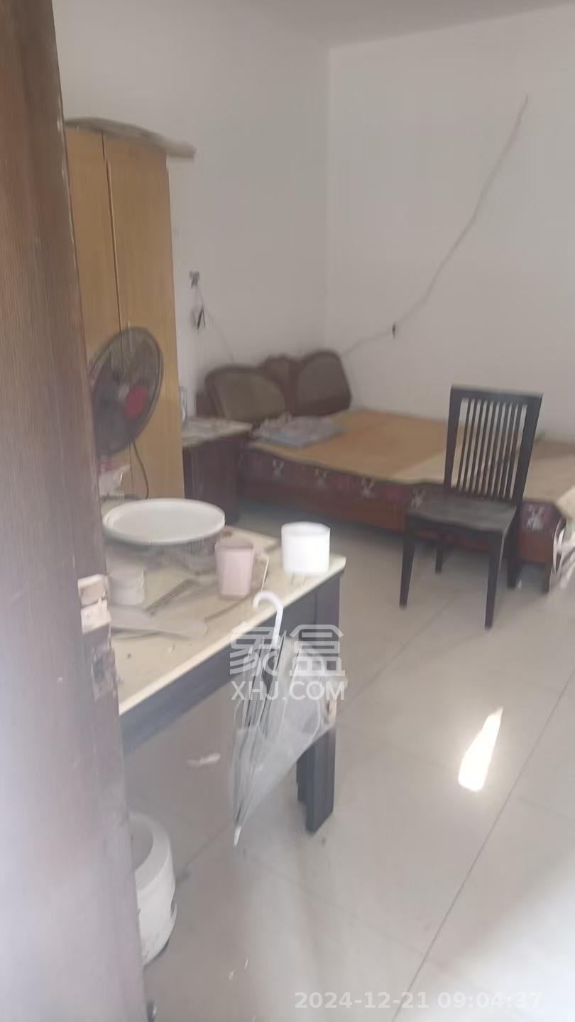 登隆街散盘  2室1厅1卫    2000.0元/月室内图