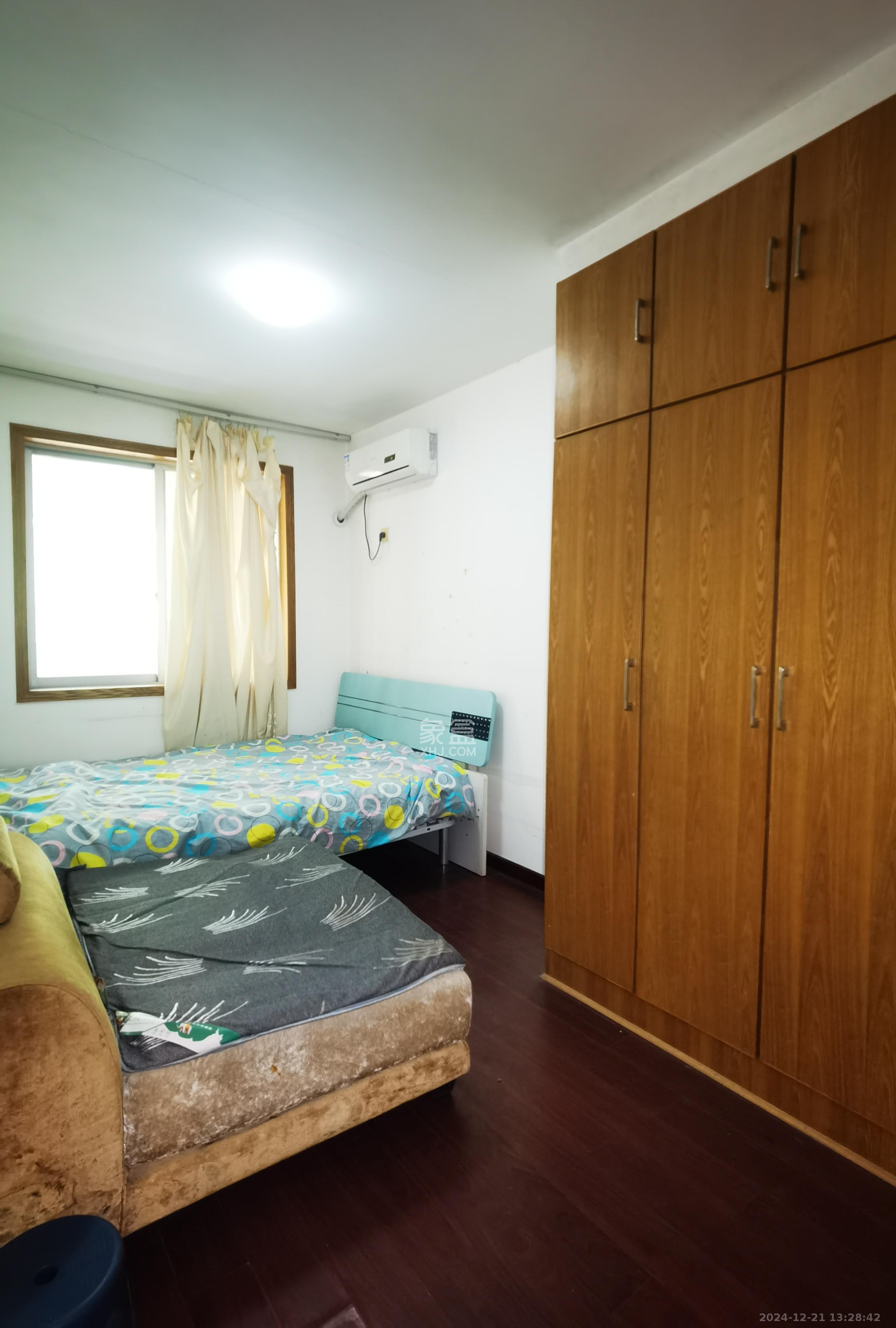 佳园星城 3室2厅1卫 1800.0元/月 佳园星城 3室2厅1卫 1800.0元/月室内图