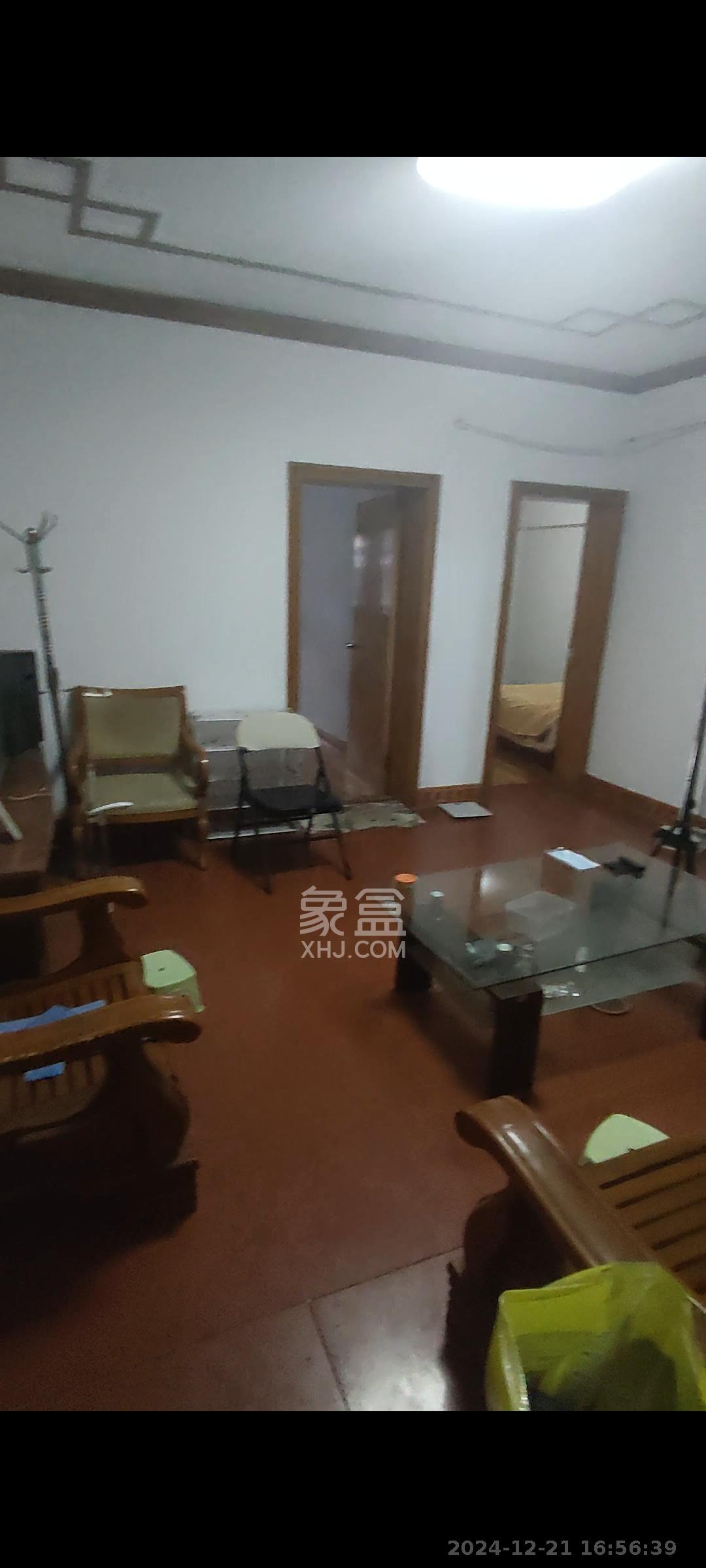 白沙啤酒公寓  2室1厅1卫    1300.0元/月 白沙啤酒公寓  2室1厅1卫    1300.0元/月室内图