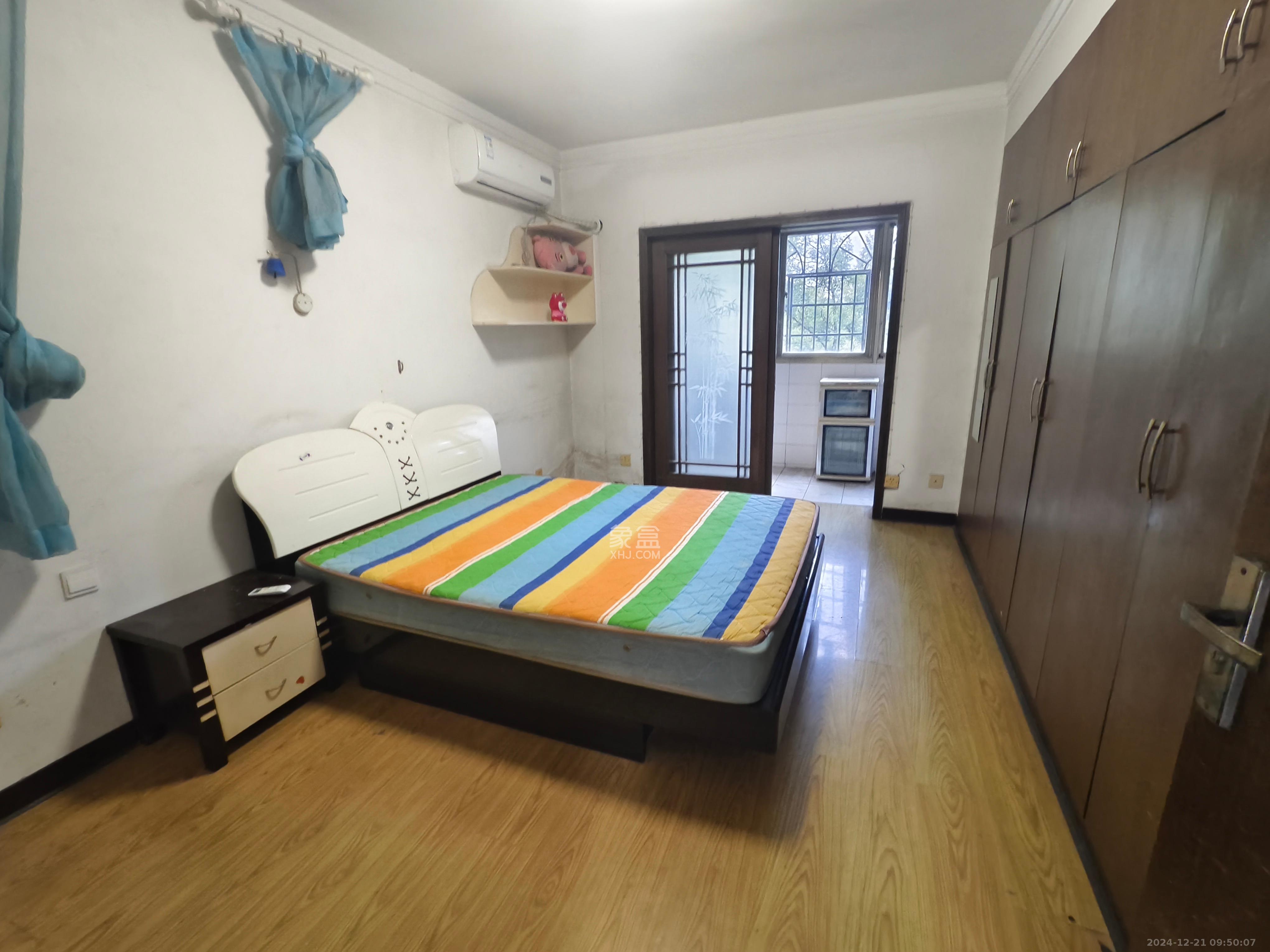 东南明苑 3室2厅2卫 2500.0元/月 东南明苑 3室2厅2卫 2500.0元/月室内图