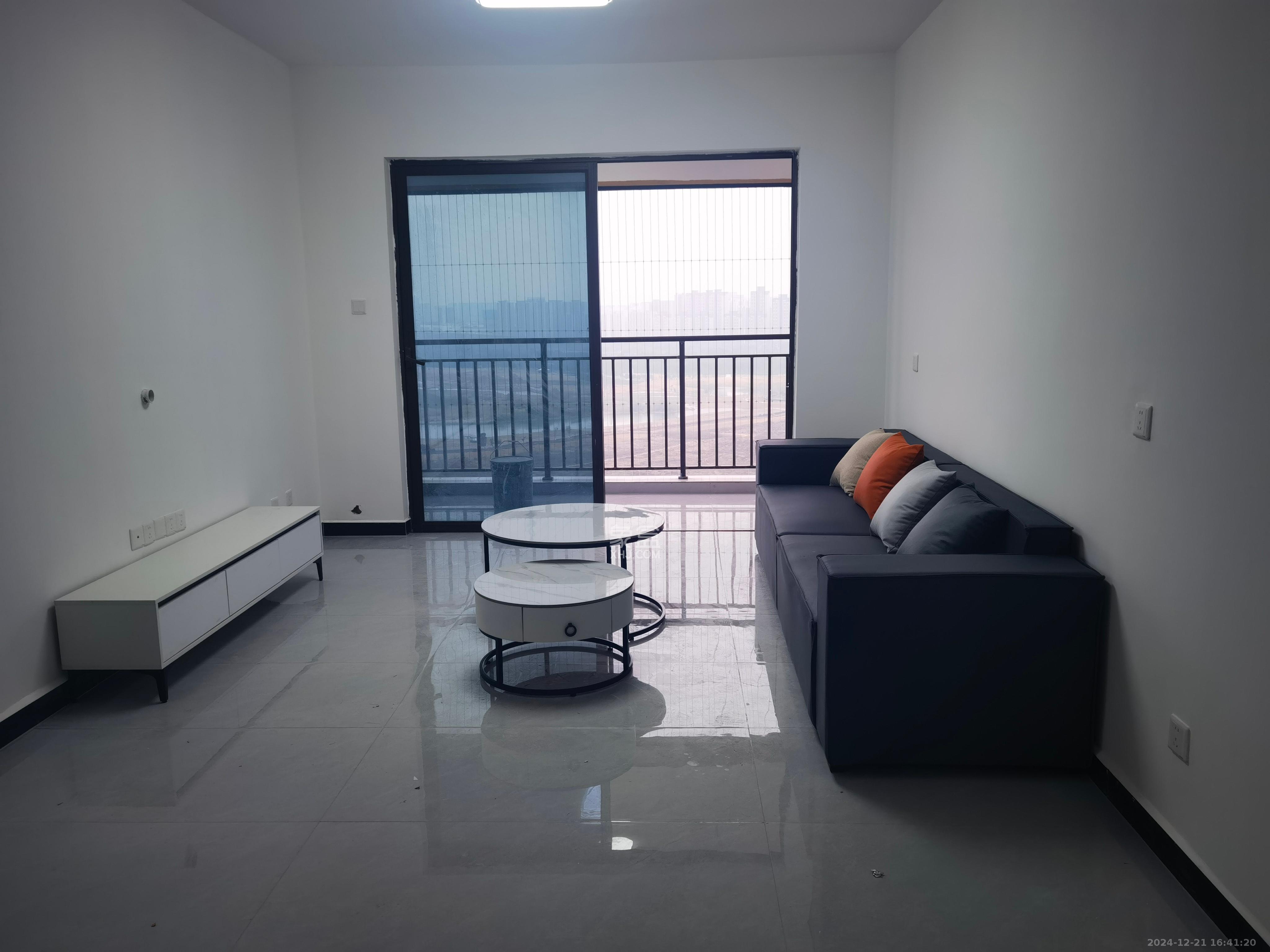 华润橡树湾 3室2厅1卫 2400.0元/月 华润橡树湾 3室2厅1卫 2400.0元/月室内图