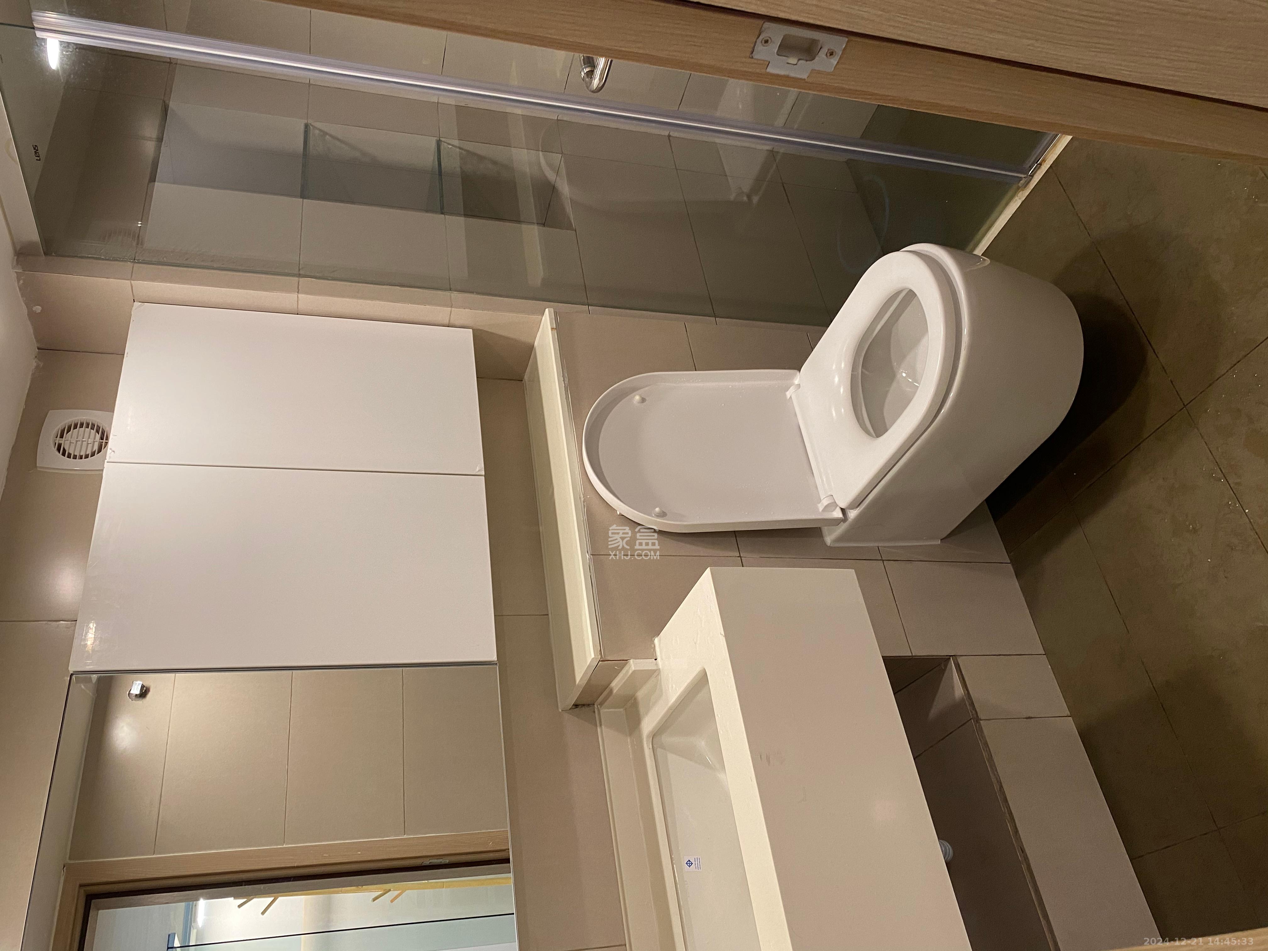 时代年华  3室2厅2卫    2000.0元/月 时代年华  3室2厅2卫    2000.0元/月室内图