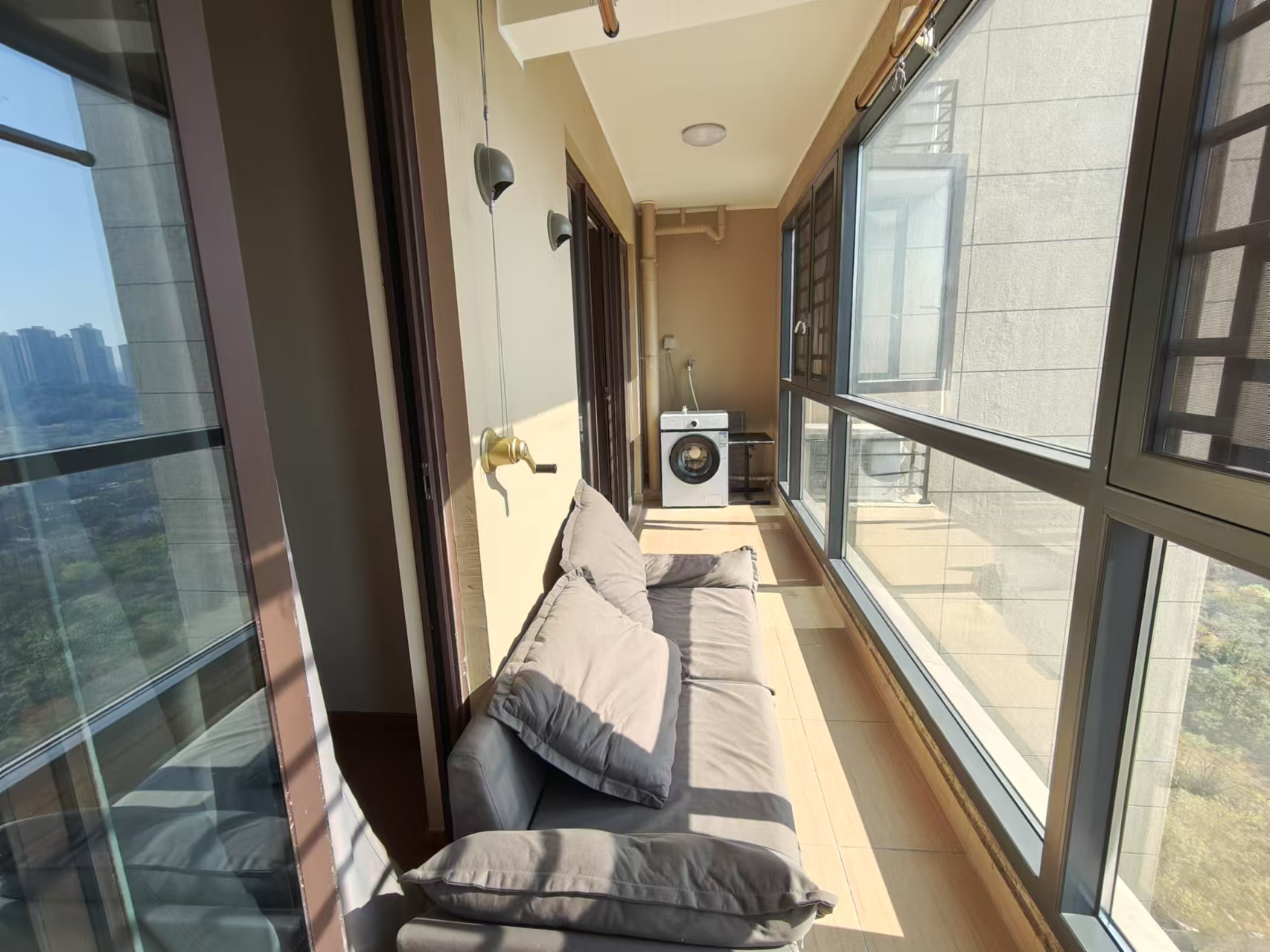 碧桂园酃湖世家 3室2厅2卫 2500.0元/月 碧桂园酃湖世家 3室2厅2卫 2500.0元/月室内图