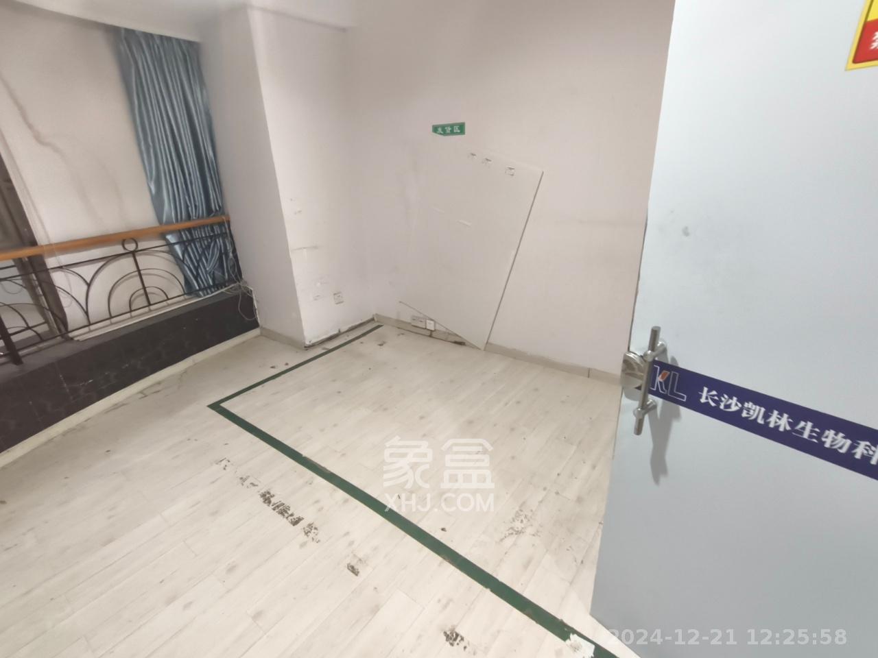 雨花大厦（云海大厦）  3室1厅1卫   7000.00元/月室内图