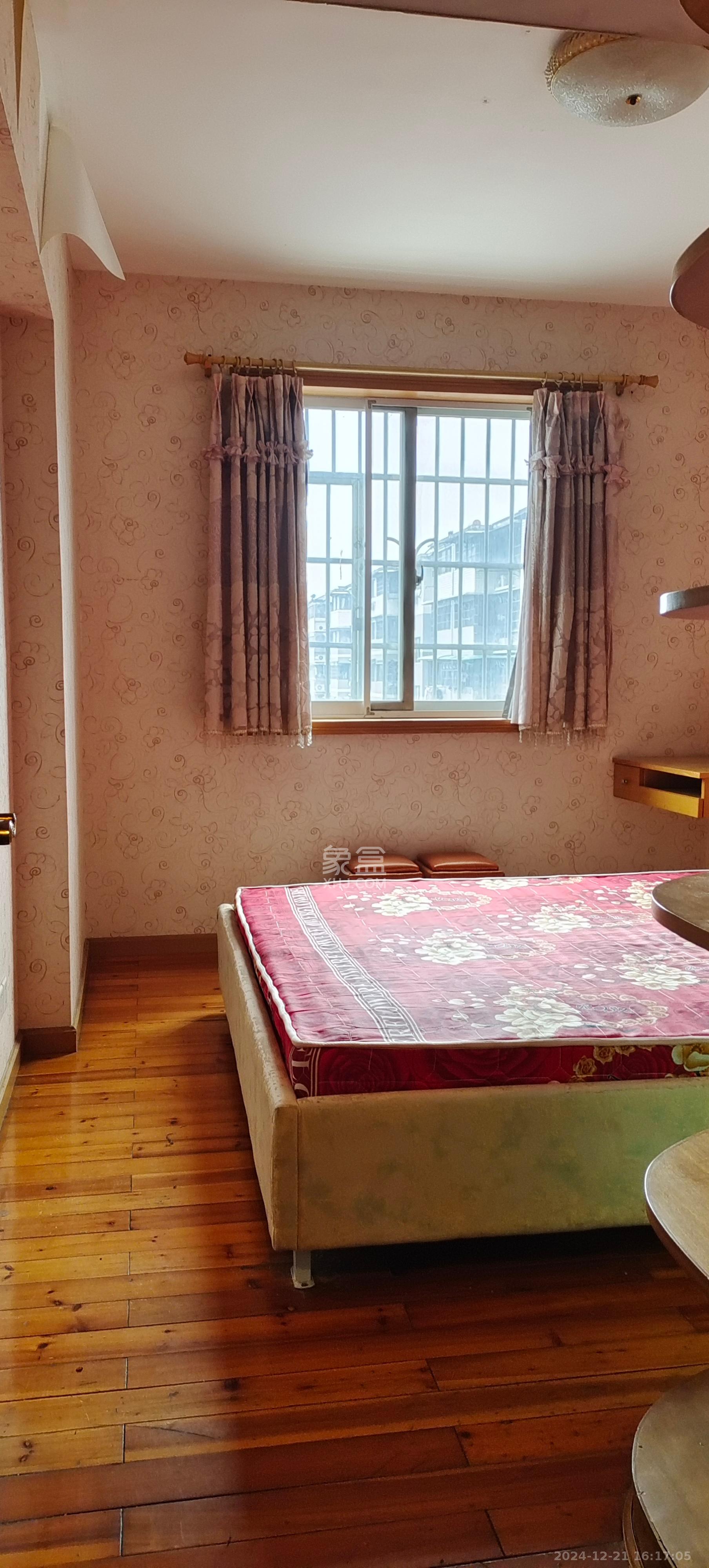 山水华景 2室2厅1卫 1900.0元/月 山水华景 2室2厅1卫 1900.0元/月室内图