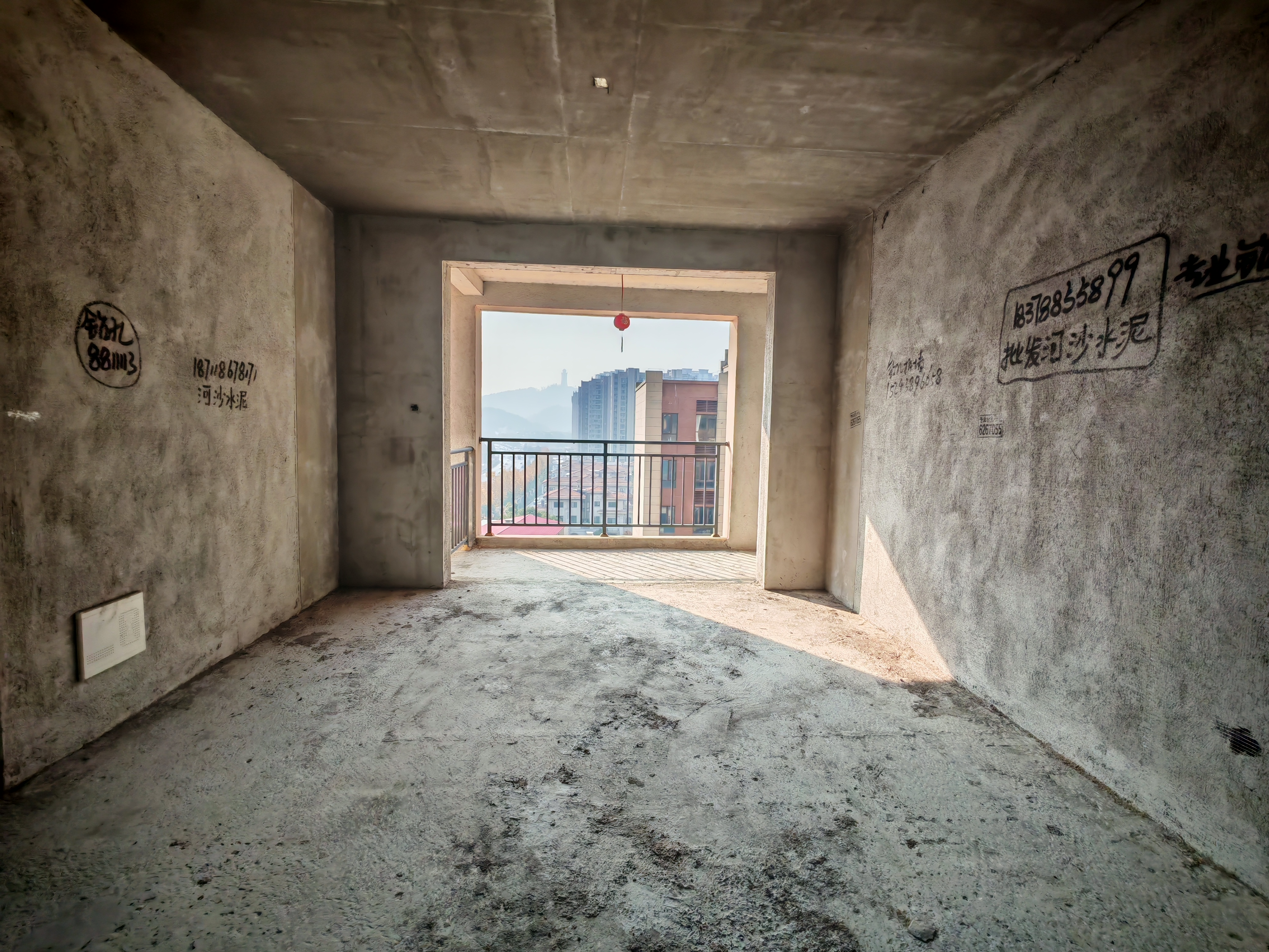 德馨苑 4室2厅2卫 79.8万 德馨苑 4室2厅2卫 79.8万客厅