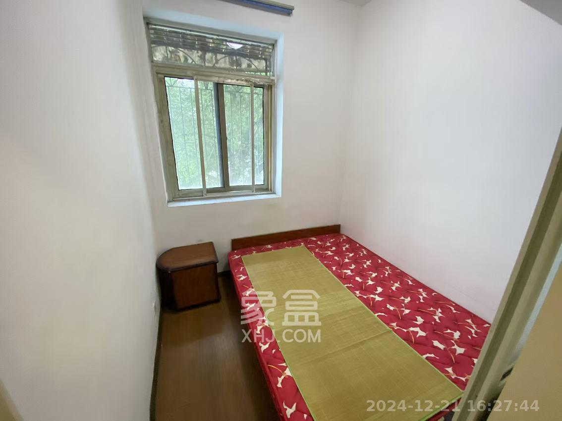 军属新村  2室1厅1卫   1300.00元/月室内图