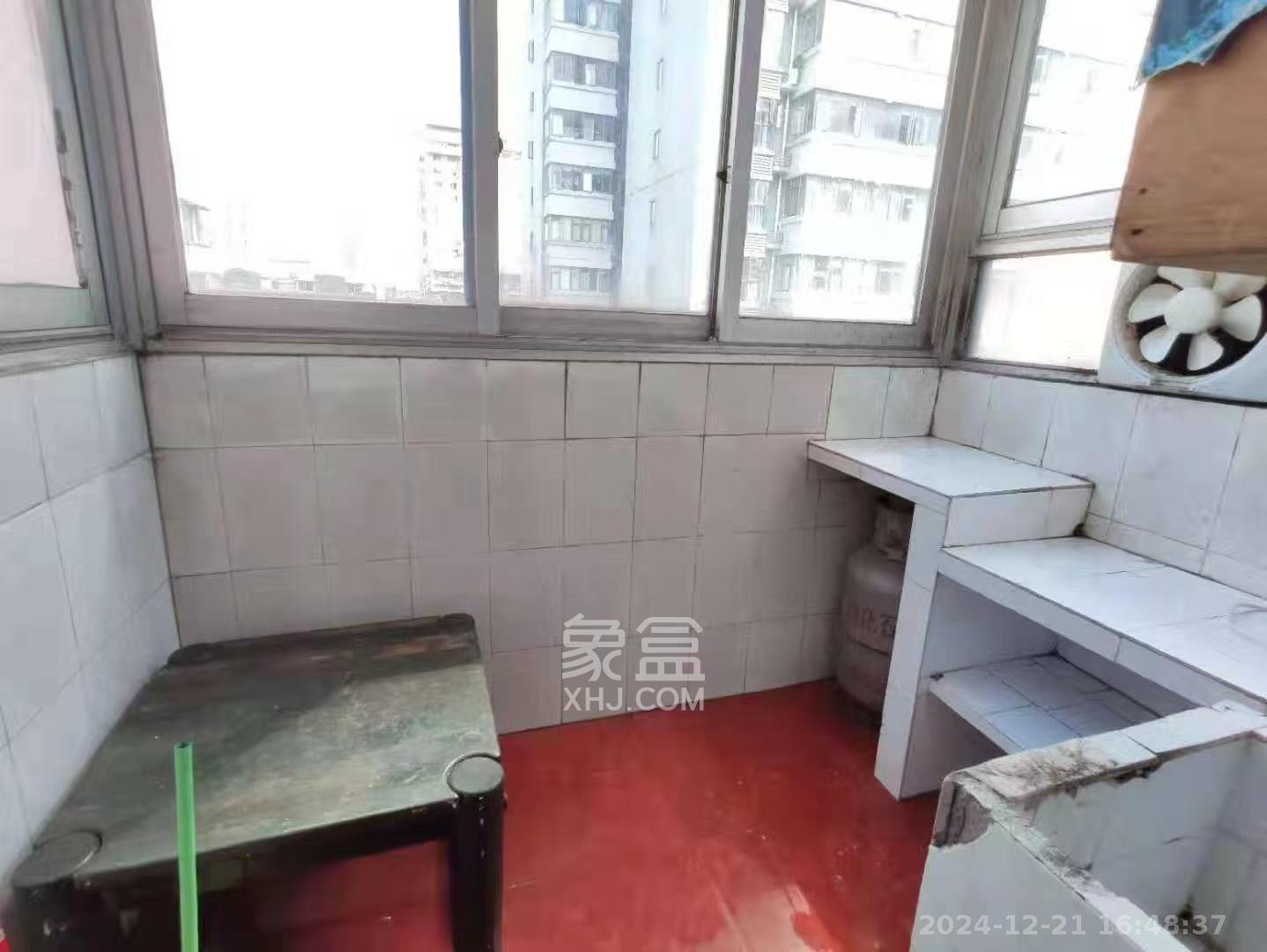 戥子桥散盘  1室1厅1卫    1000.0元/月室内图